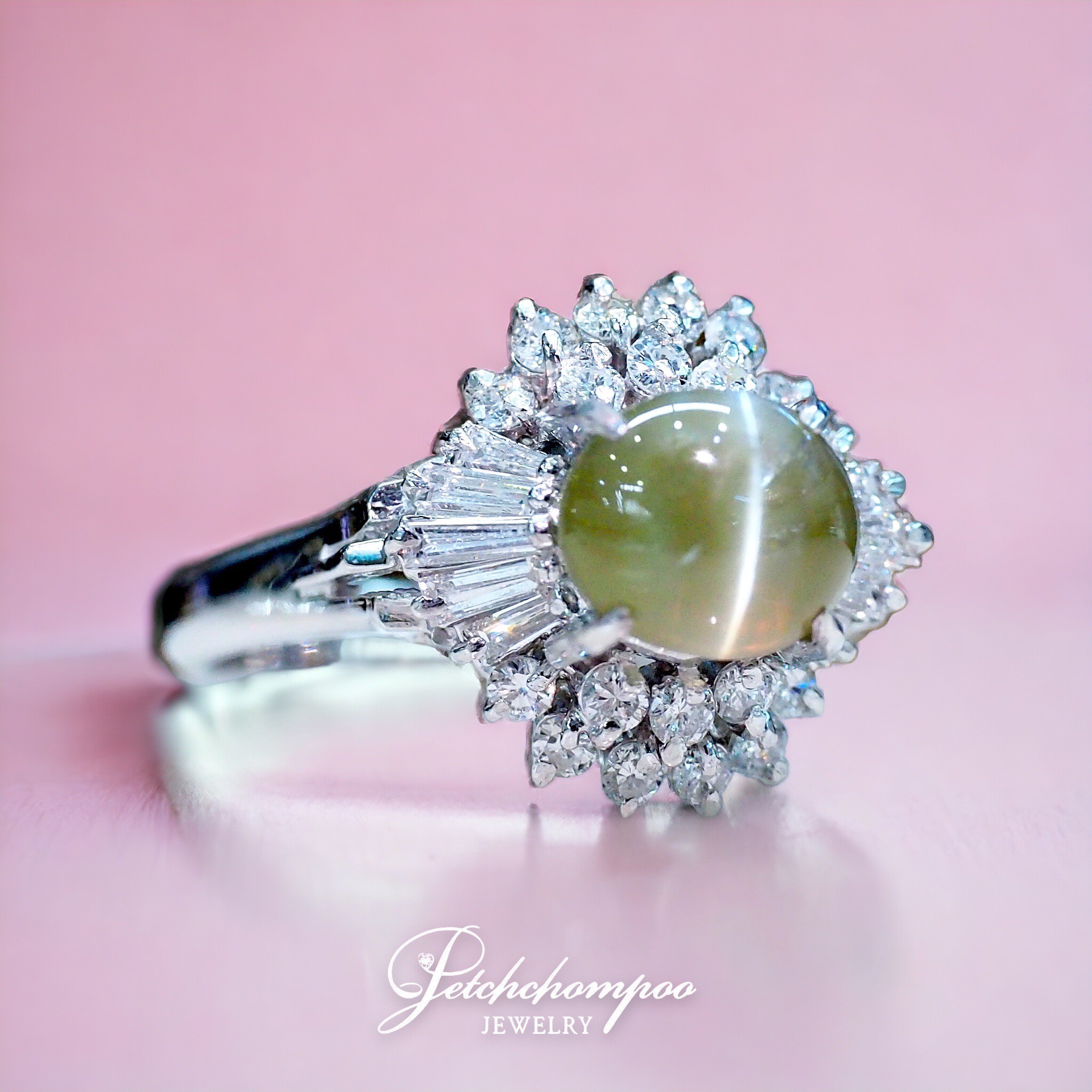 [29143] 2.71 carat cat eye chrysoberyl with diamond ring  69,000 