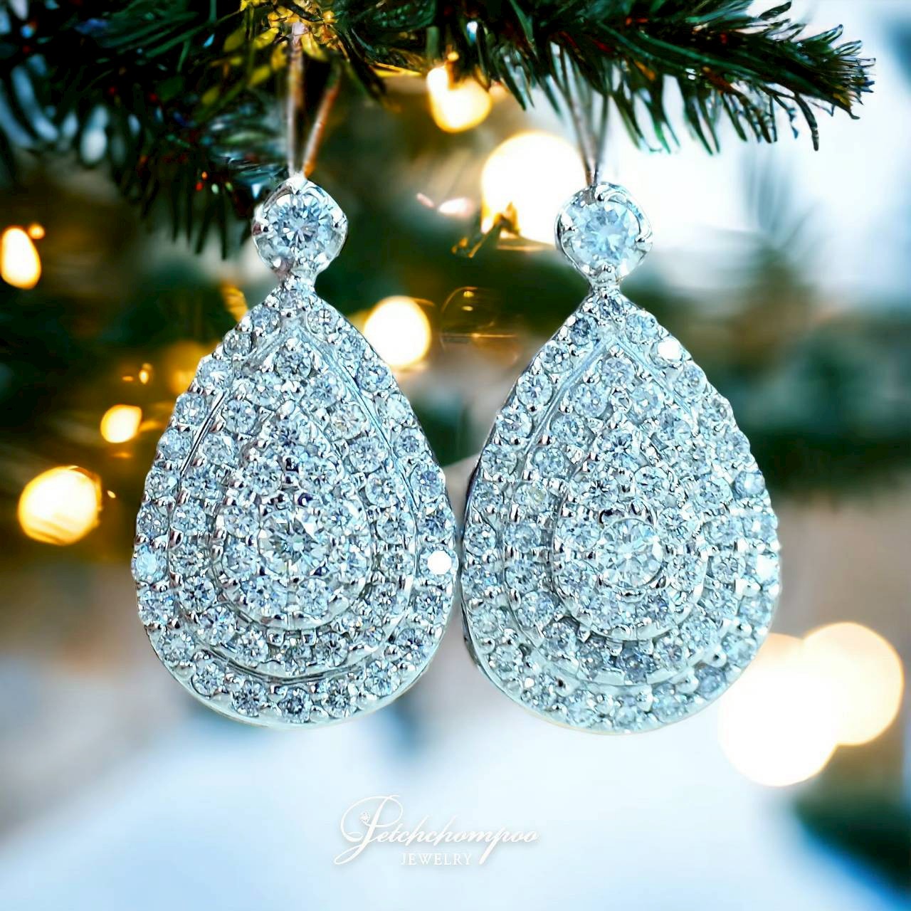 [28410] diamond earrings.  39,000 