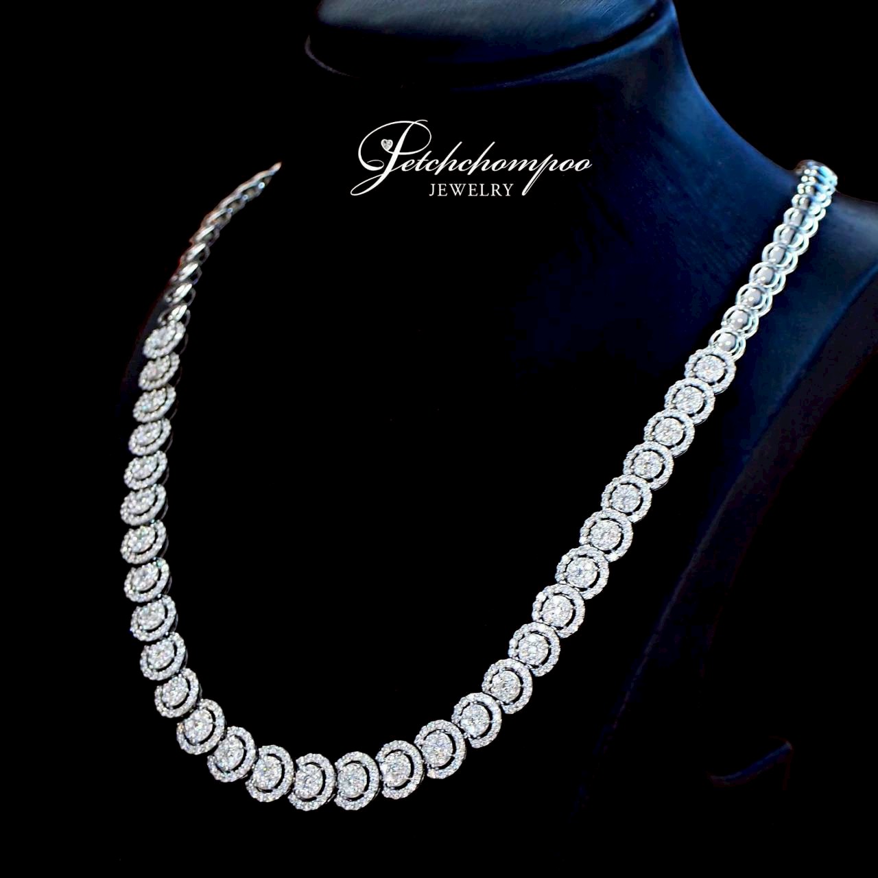 [28432] “Illusion Light™” Diamond Necklace – 9.90 ct Round Brilliant in Illusion Setting | 18K White Gold  399,000 