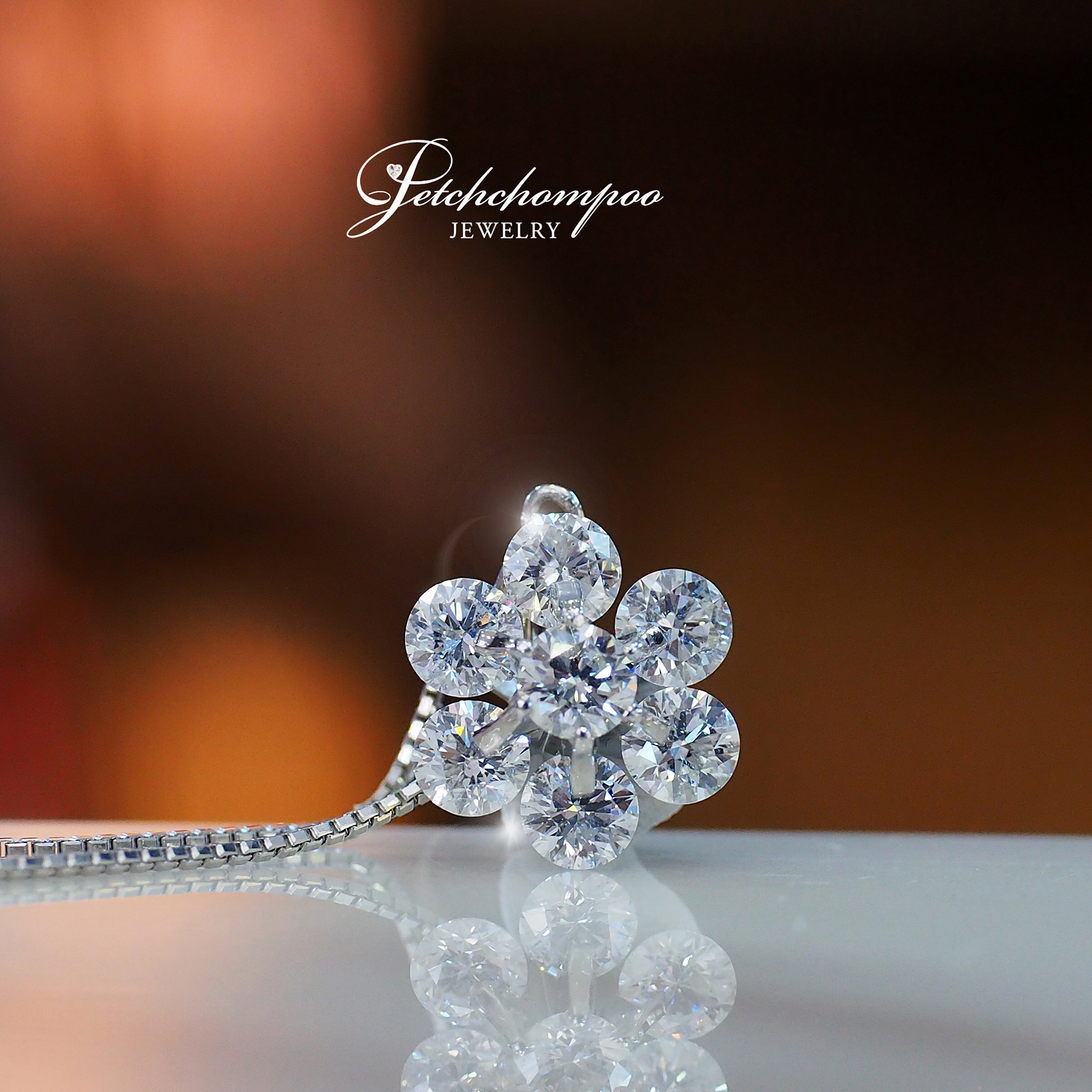 [27255] Necklace with diamond flower pendant  89,000 