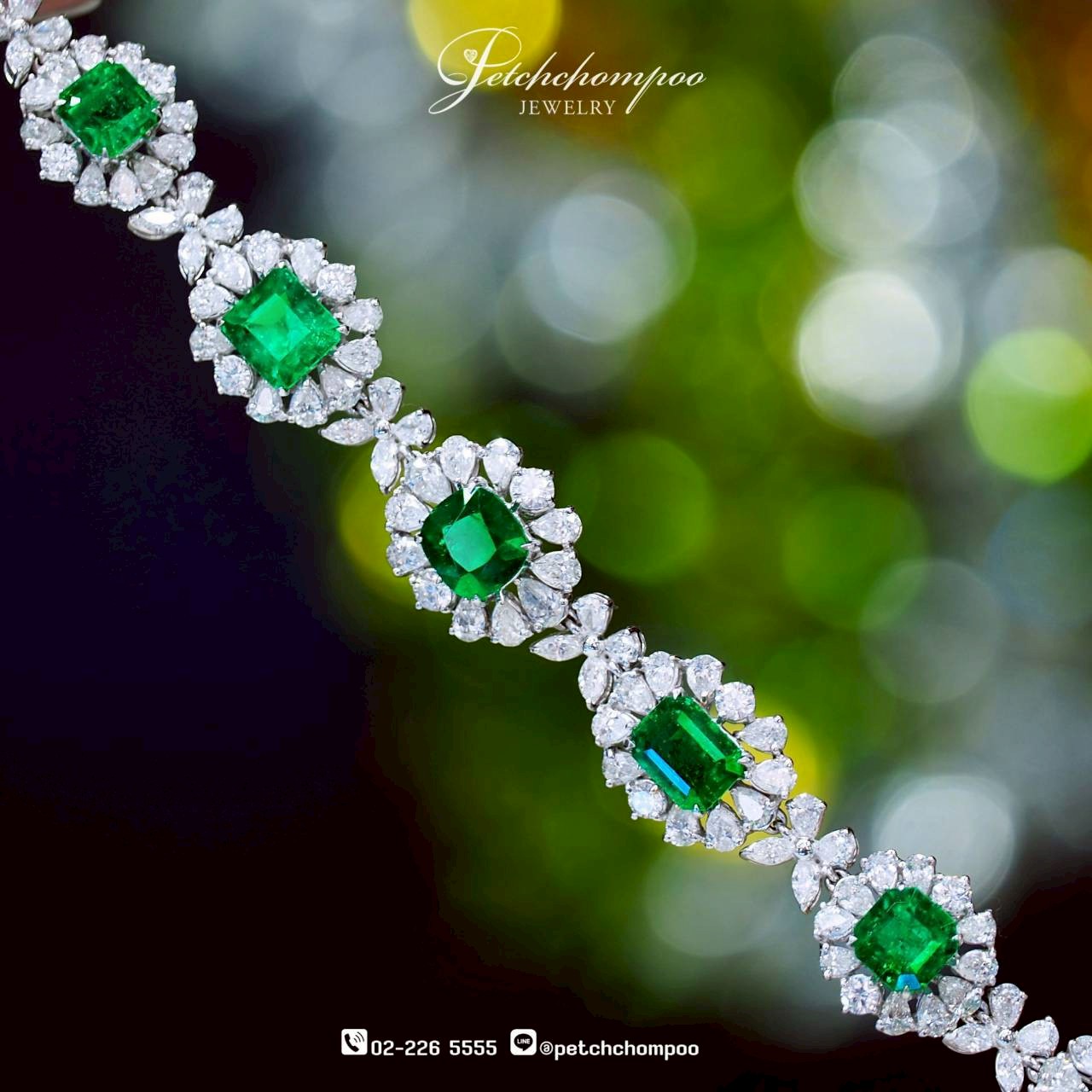 [30284] สร้อยข้อมือมรกตโคลอมเบีย Emerald Serenade™ 12.80 กะรัต ล้อมเพชร  890,000 