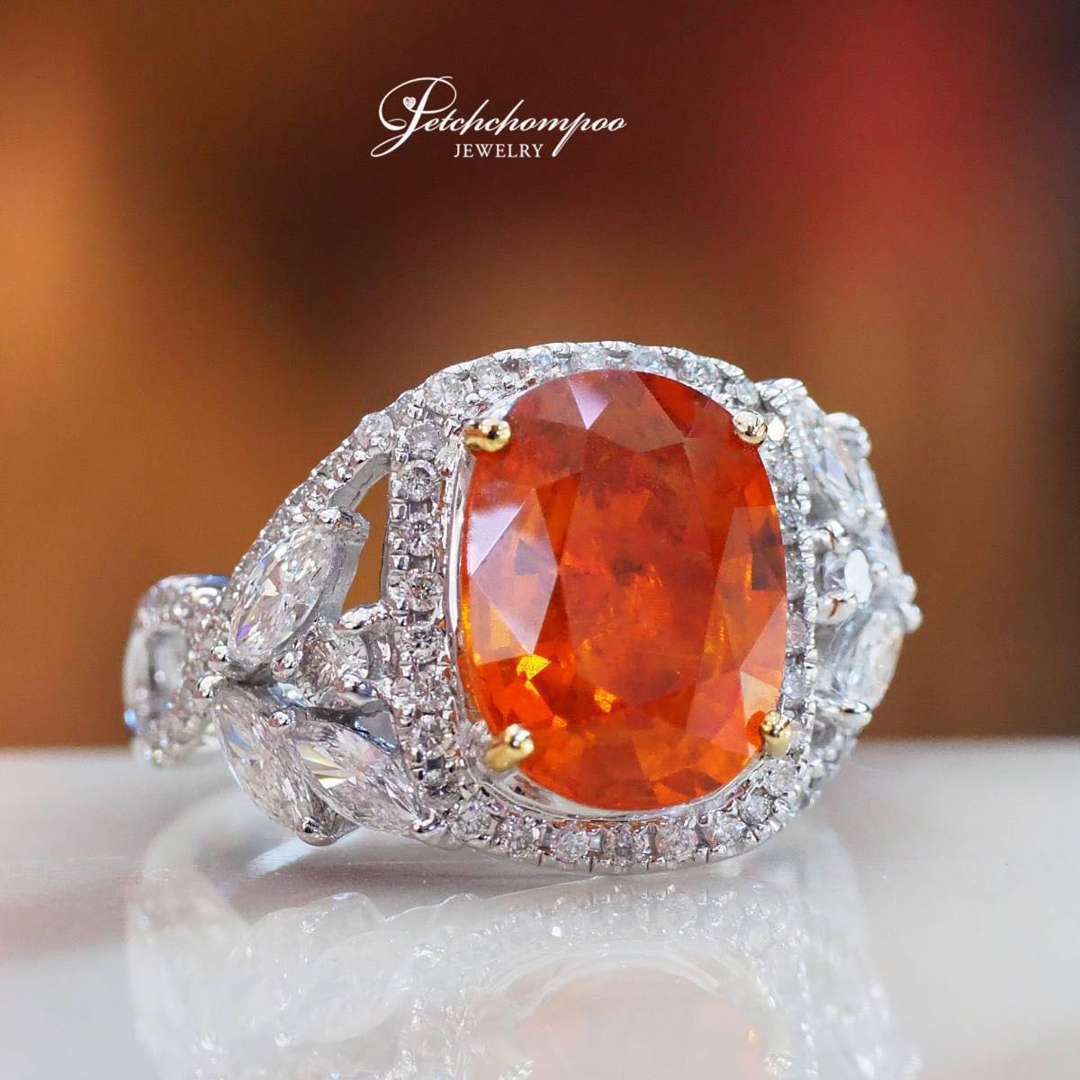 [28877] แหวนบุษราคัมบางกะจะ 5.10 กะรัต ล้อมเพชร  119,000 