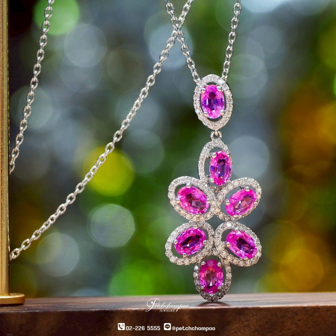 [30259] จี้พลอยพิงค์แซฟไฟร์ Pink Petal Symphony™2.18 กะรัต ล้อมเพชรดีไซน์ดอกไม้  69,000 