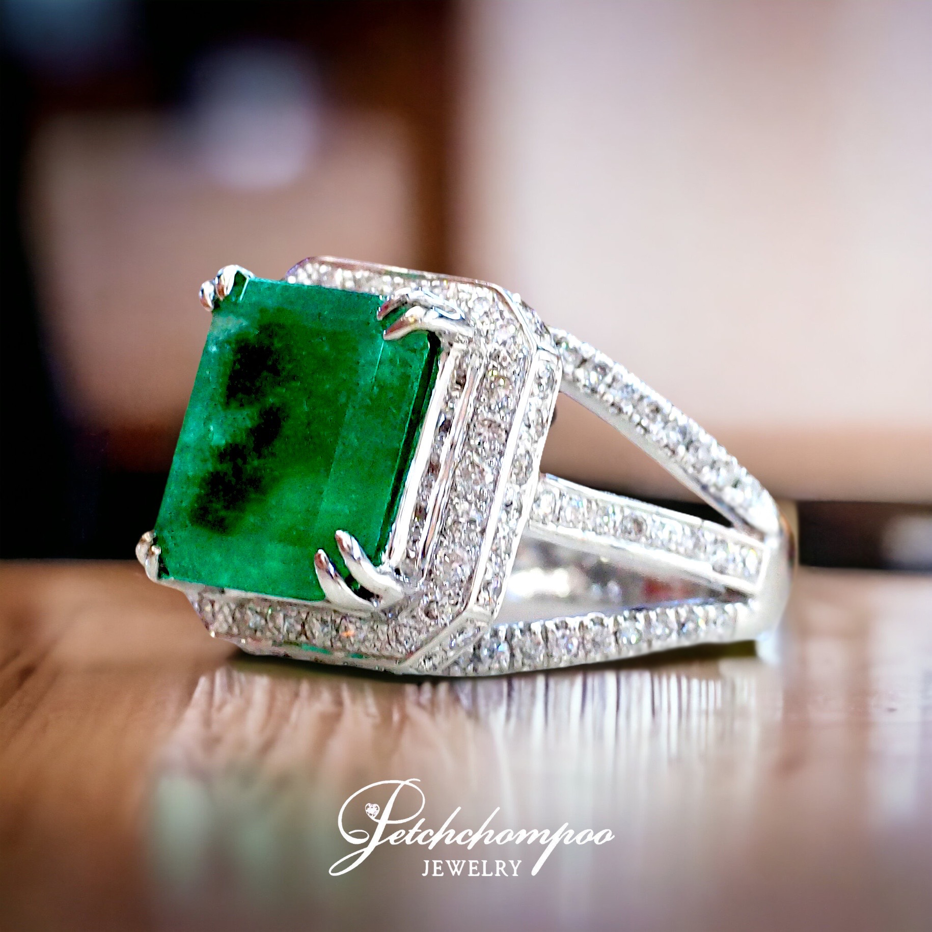 [017449] Emerald 5.00 cts diamond ring  149,000 