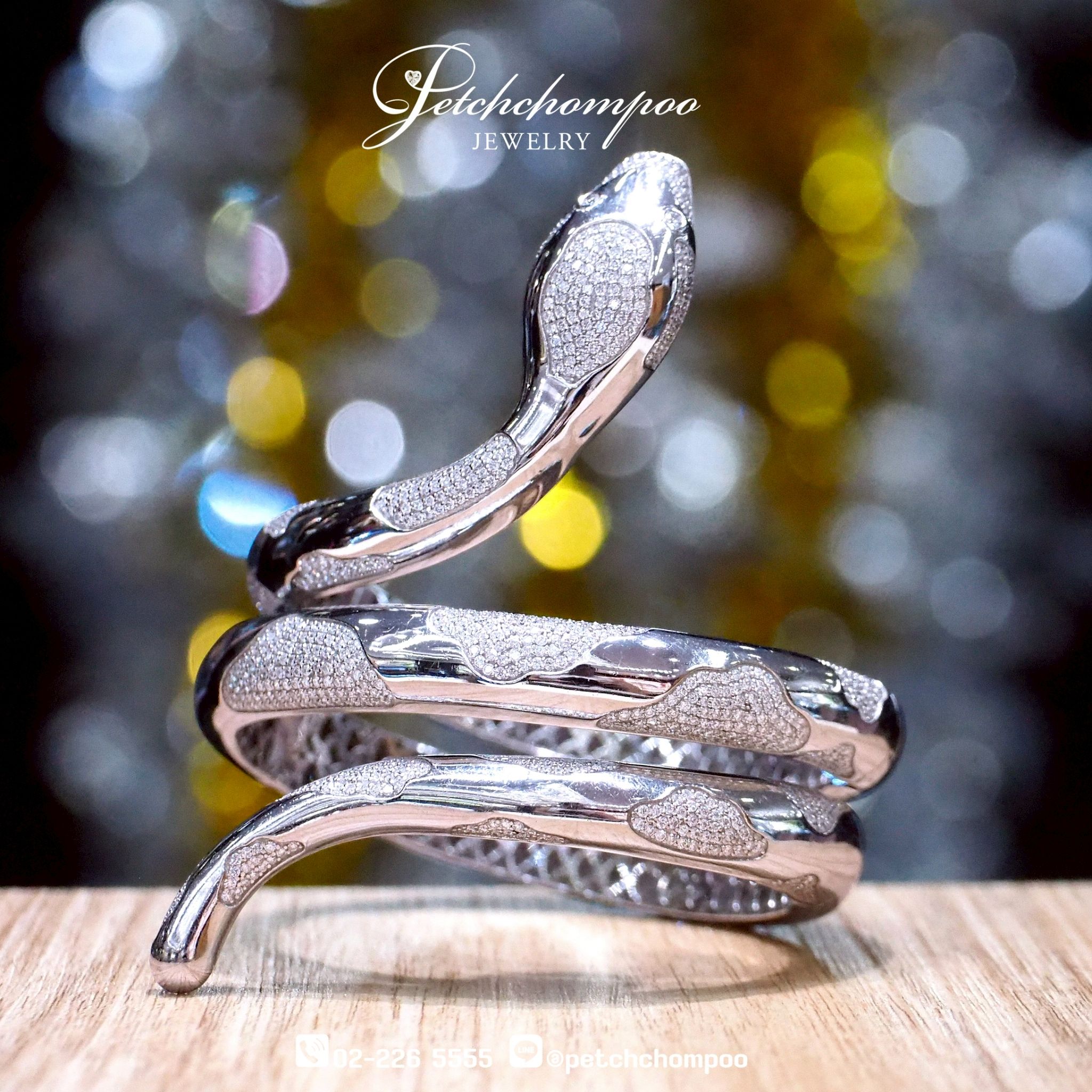 [022931] Snake Diamond Bangle  390,000 