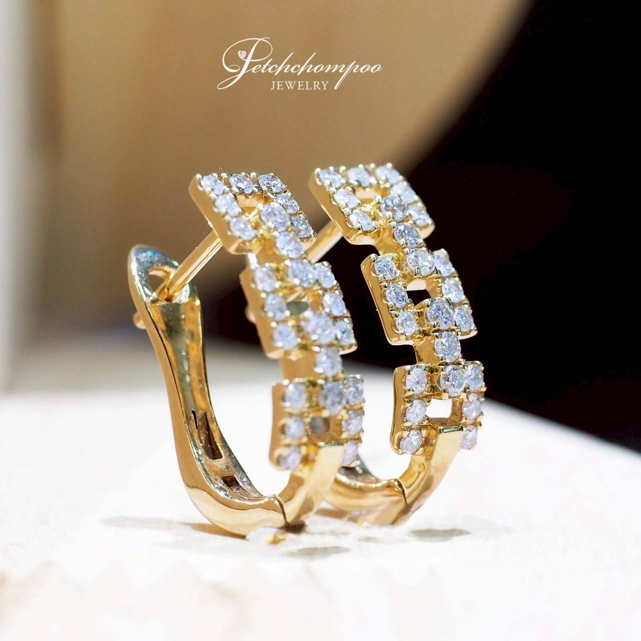 [30640] ต่างหูเพชรห่วง Golden Link Pavé Hoop  ประกาย  39,000 