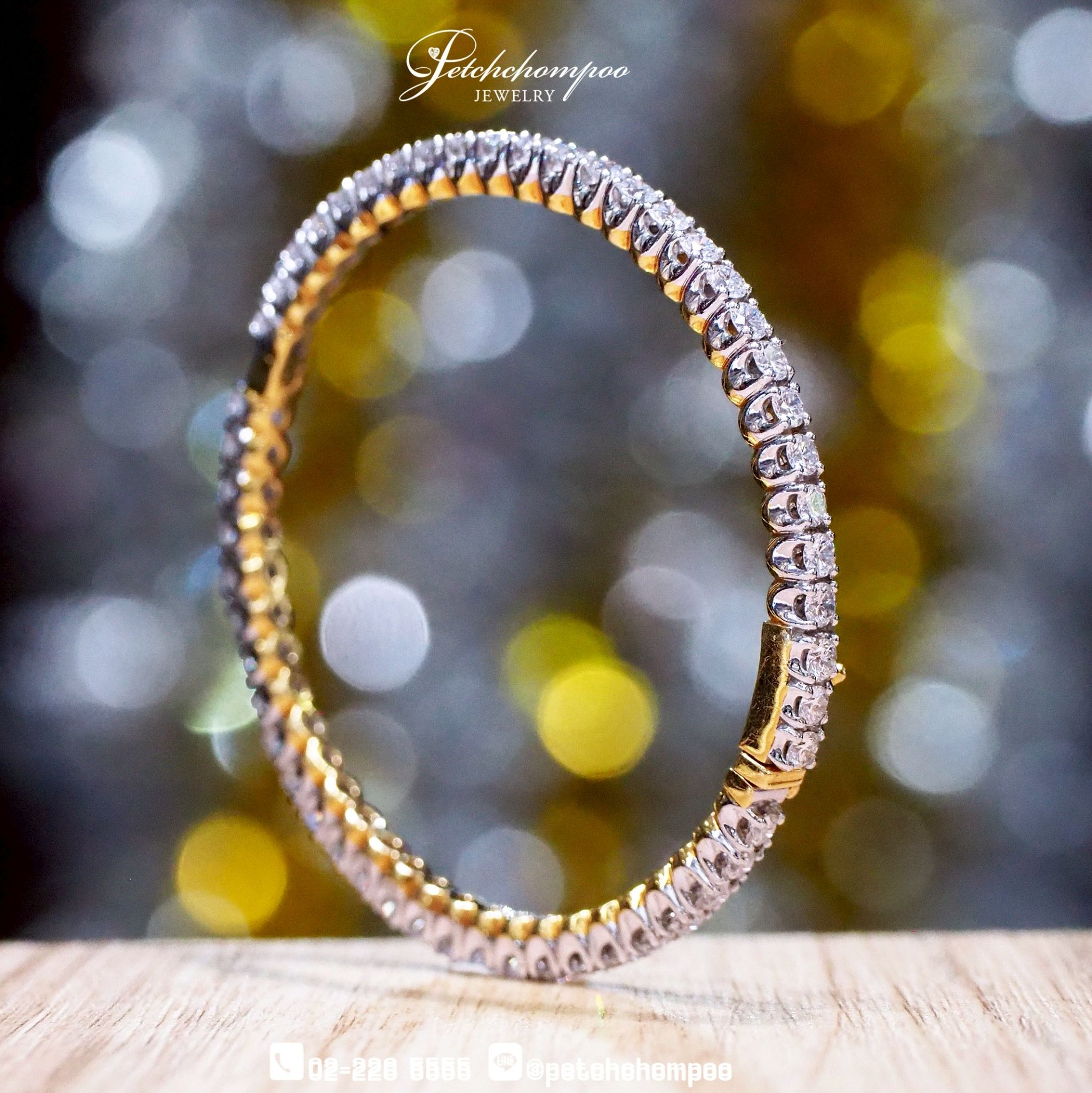 [021884] Eternity Diamond Bangle  329,000 