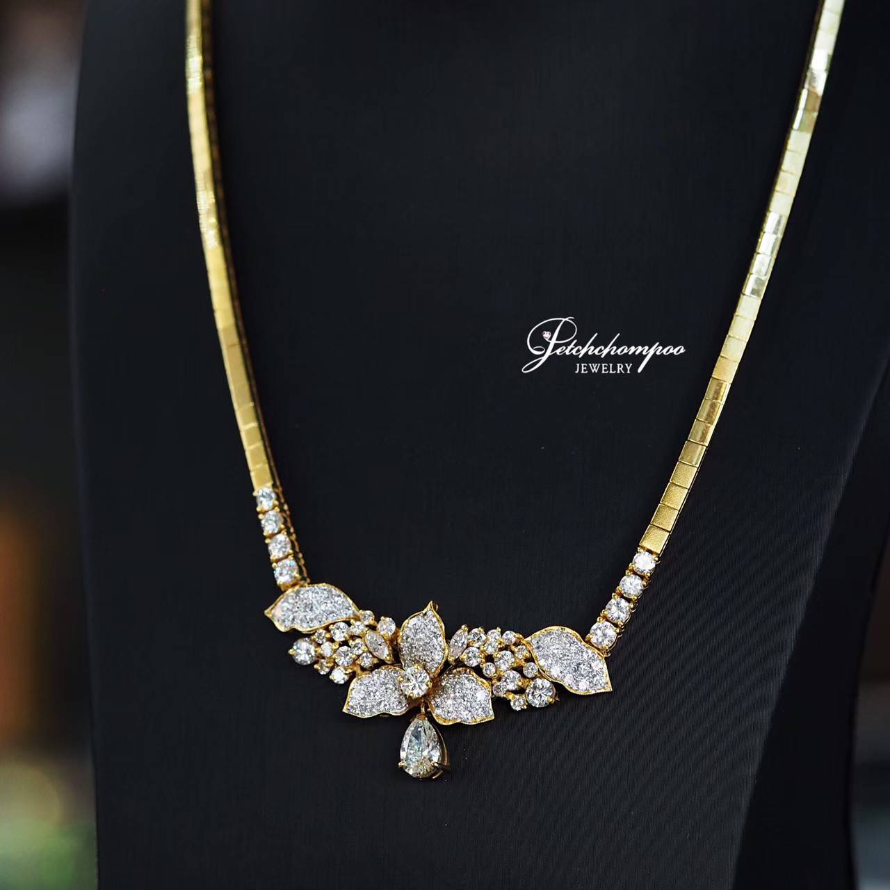 [020173] Gold Necklace with Diamond  399,000 