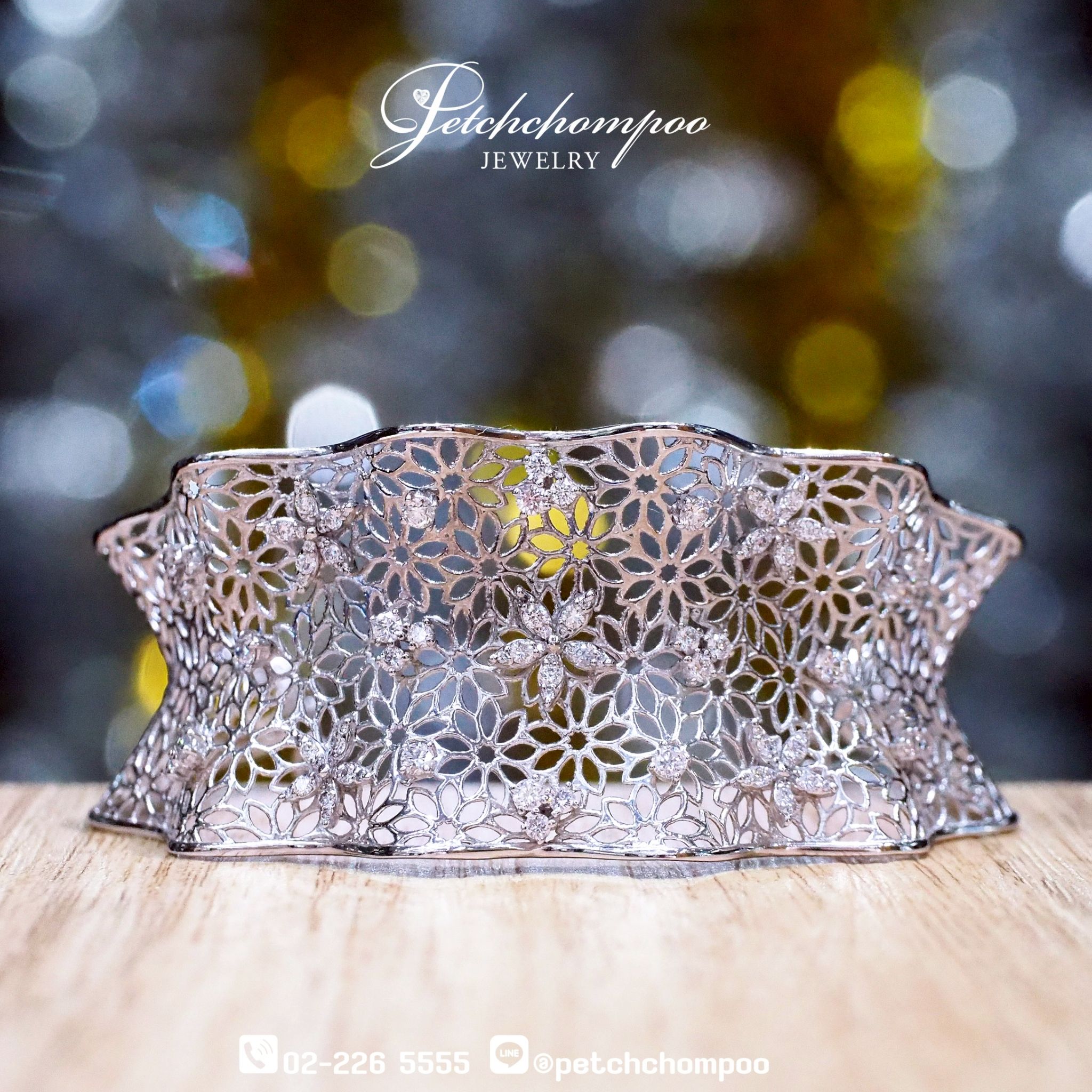 [021956] Italy  Diamond Bangle Discount 119,000