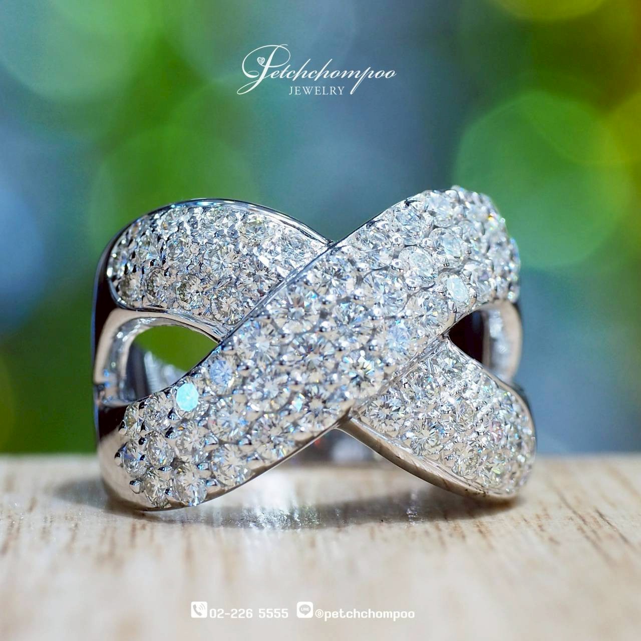 [30230] Infinity Blaze™ – Wide-Band Diamond Crossover Ring  79,000 