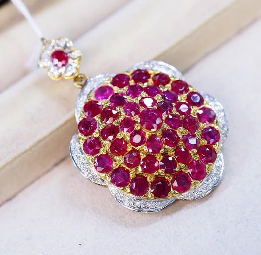 [005803] Unheated ruby pendant  89,000 