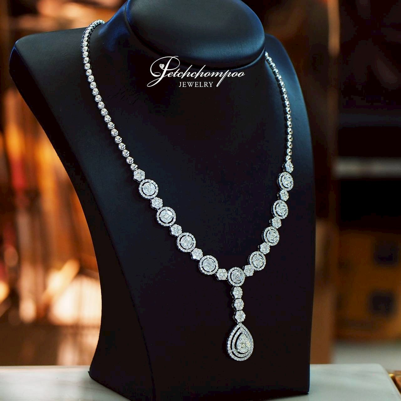 [28283] diamond necklace, 7.79 carats  299,000 