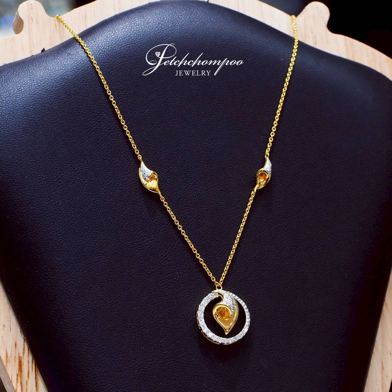 [30948] Golden Halo Harmony Diamond Necklace  39,000 