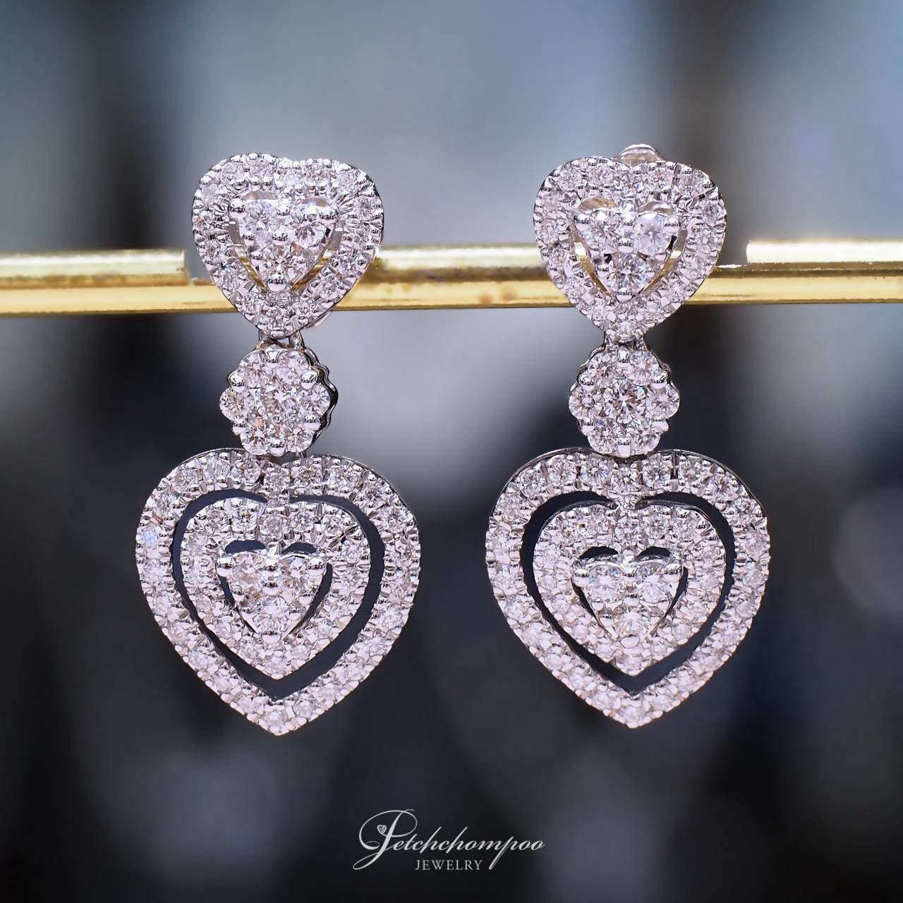 [31117] ต่างหูเพชรระย้า Double Heart ดีไซน์หัวใจซ้อนคู่สุดหรูหรา อลังการประกายไฟ  89,000 