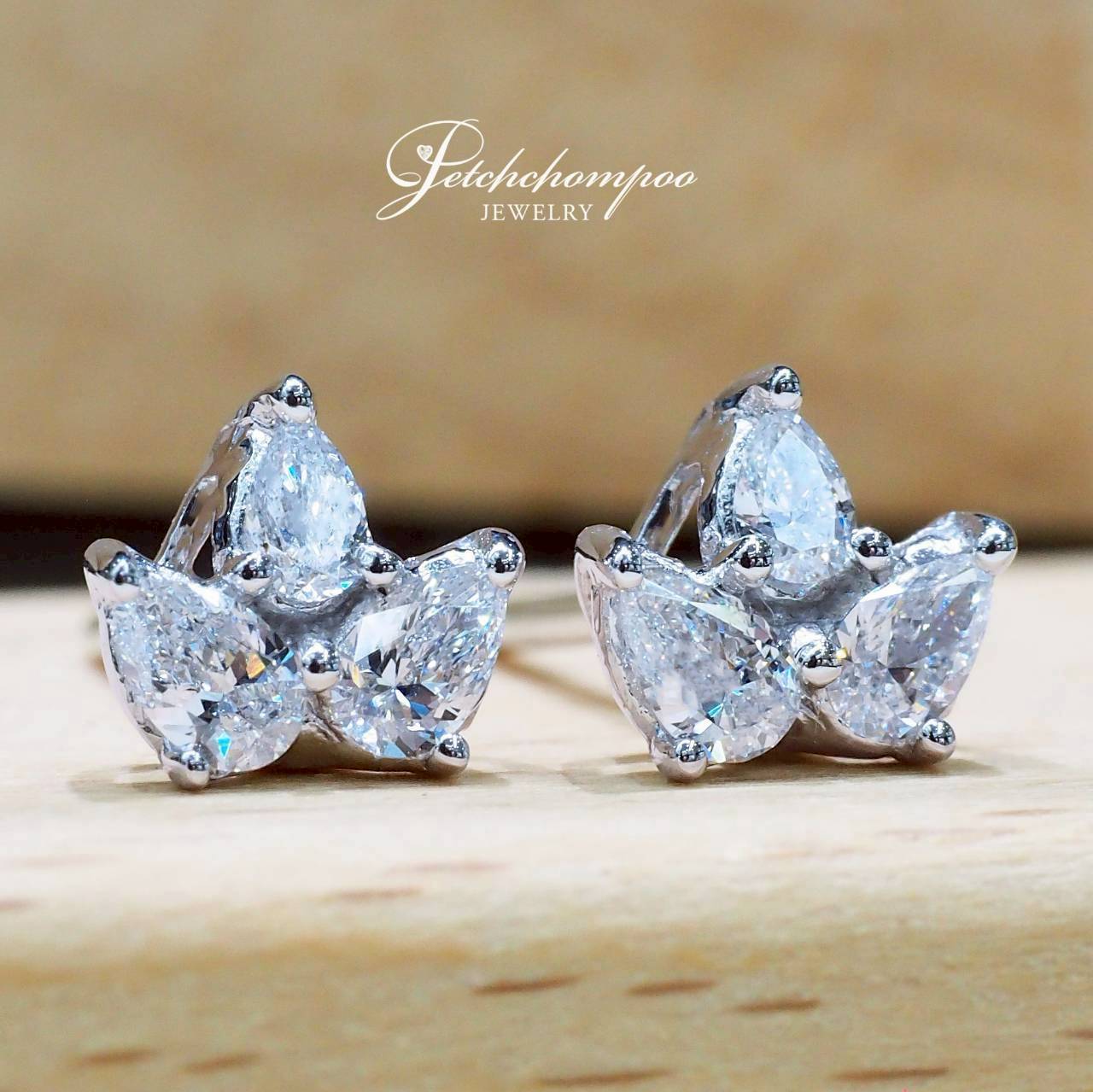 [30795] ต่างหูเพชรทรงหยดน้ำ Petite Crown Pear 0.38 กะรัต  19,000 