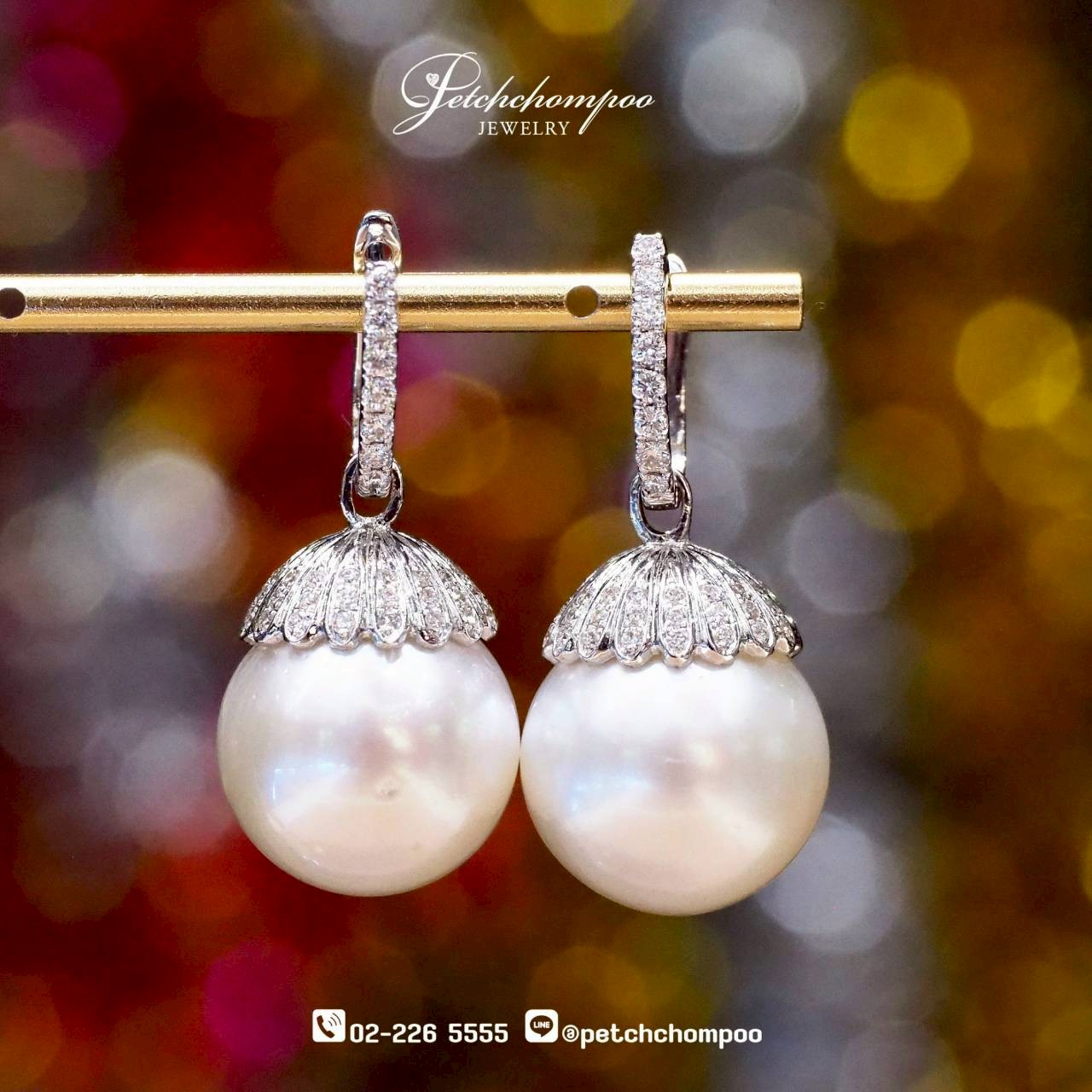 [30014] ต่างหูมุกเซ้าซี Majestic Pearl Dome™ ล้อมเพชรสองชั้น ลดราคาเหลือ 58,000