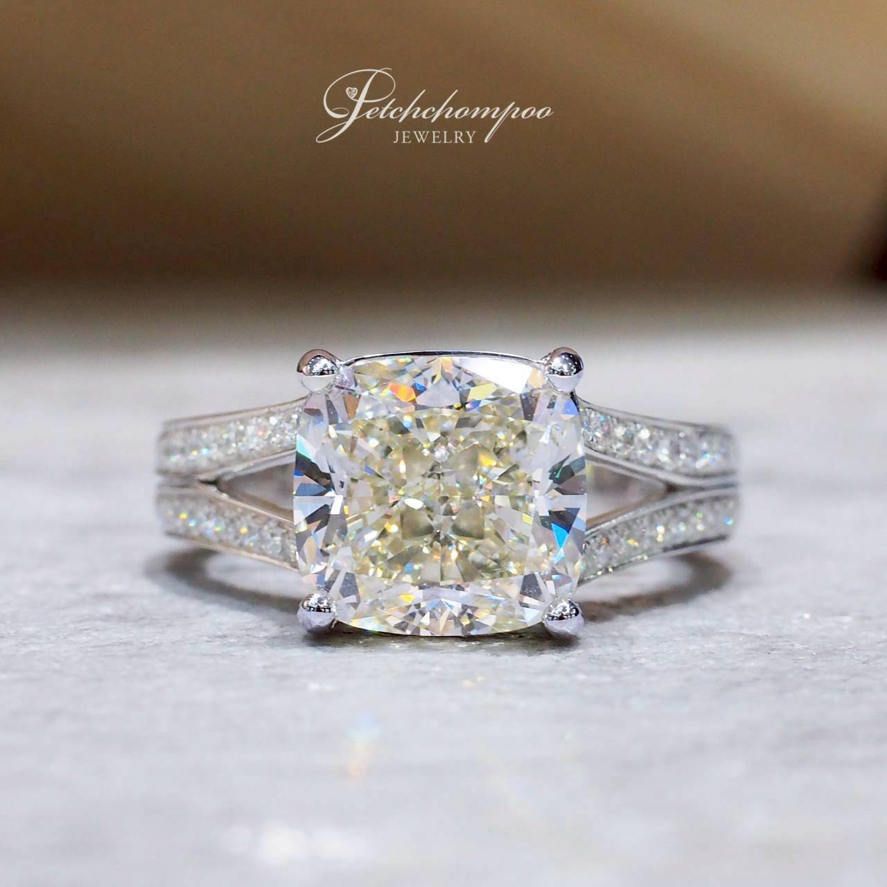 [29876] แหวนเพชรCushion Cut Golden Radiance Cushion  เม็ดกลาง 5.02 กะรัต | M | VS2 | IGI ลดราคาเหลือ 690,000