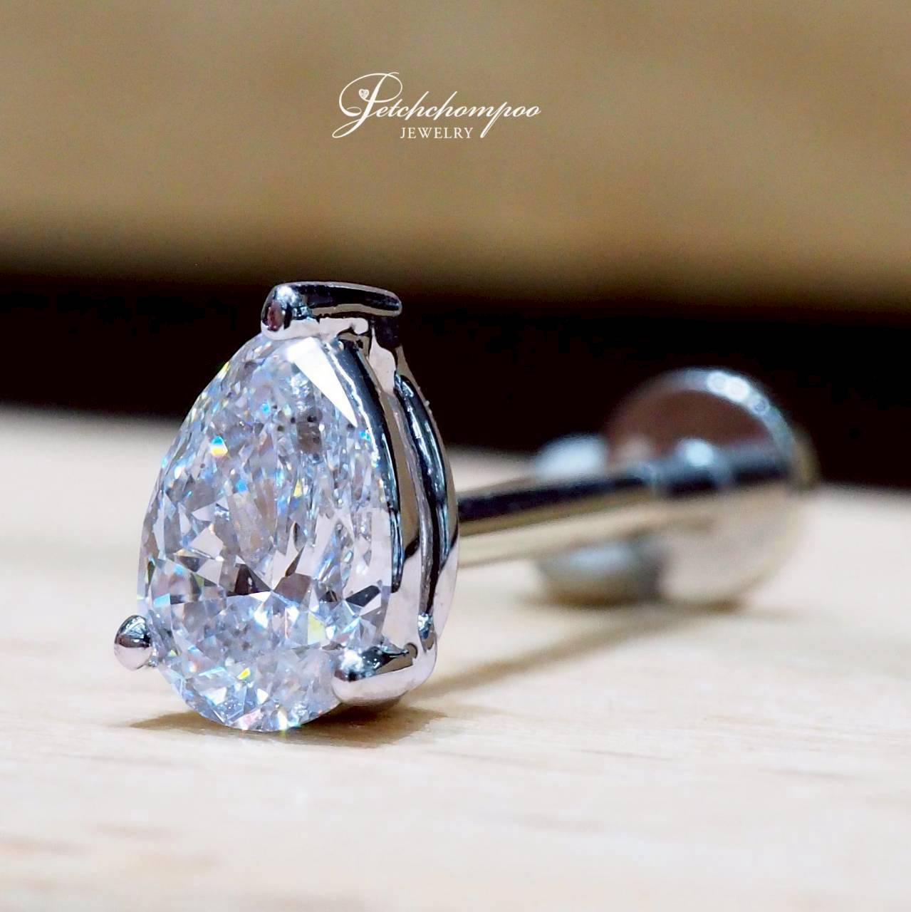 [30800] Dewdrop diamond earrings, Elegance style, 0.30 carat  29,000 