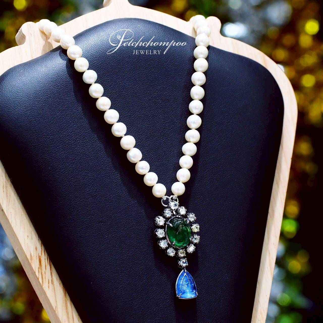 [30559] สร้อยคอไข่มุกพร้อมจี้มรกค Emerald Celestial DualMode™ฝังเพชรและไพลิน | Emil  89,000 