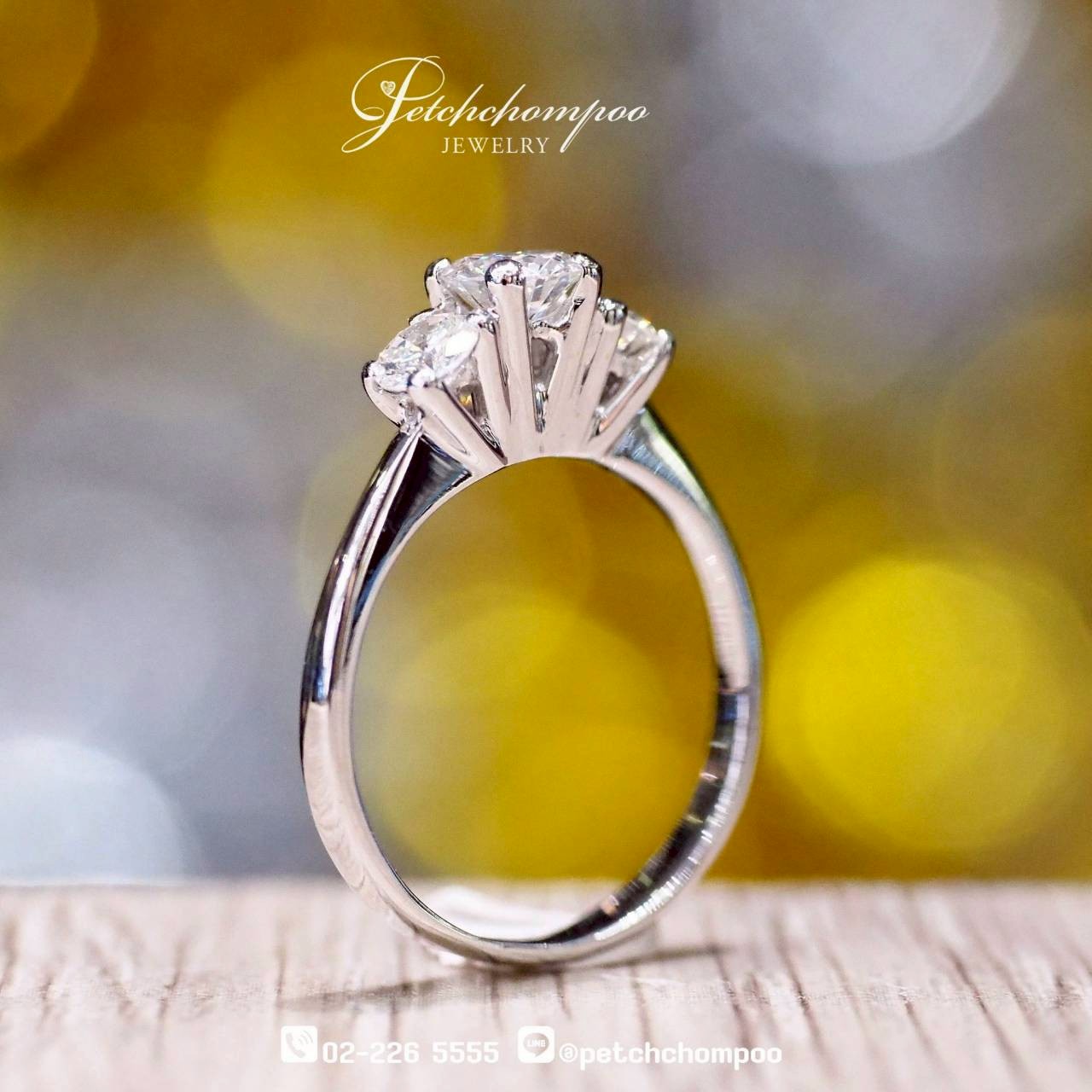 [29882] “Trinity Radiance™” Ring – A Classic Three-Stone Diamond Design in 18K White Gold  29,000 