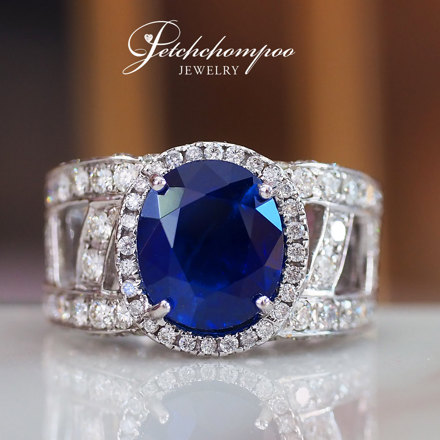 [26872] 5.46 Carat Corn Flower blue sapphire with diamond ring  490,000 