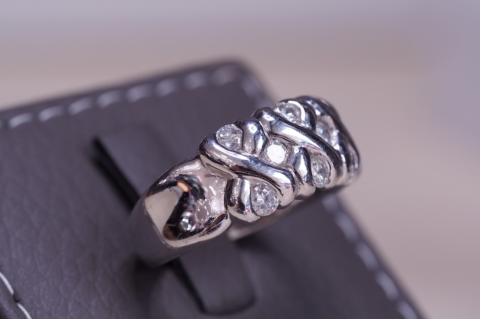 [011999] platinum diamond Ring  Discount 25,000