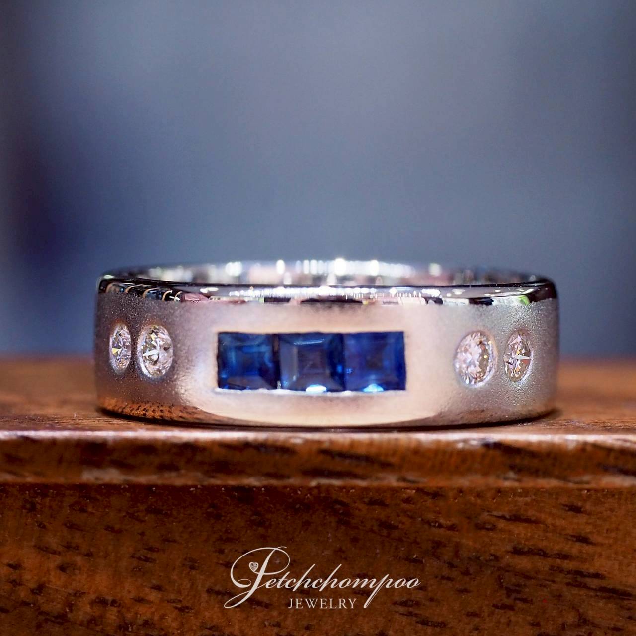 [30879] แหวนไพลิน Sapphire Horizon ฝังเพชร  39,000 