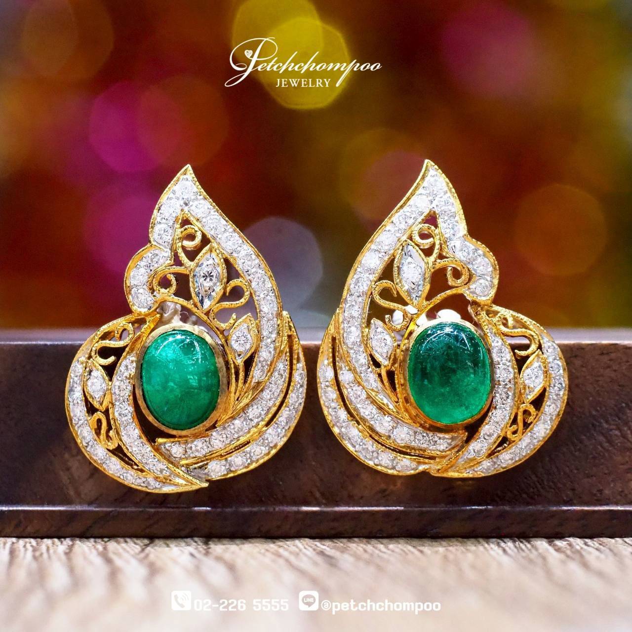 [30125] Thai Essence Emerald™ — 3.00 ct Emerald & 1.00 ct Diamond Earrings Discount 65,000