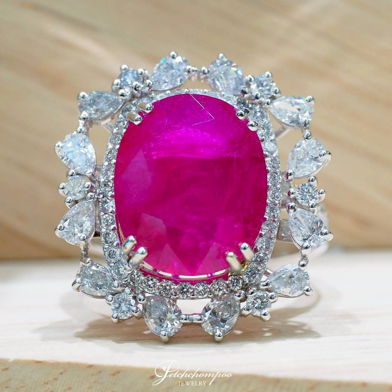 [30717] แหวนทับทิม Mozambique เปลี่ยนสีแดงเป็นม่วง Imperial Scarlet Sovereign 10.93 กะรัต | GFCO  259,000 