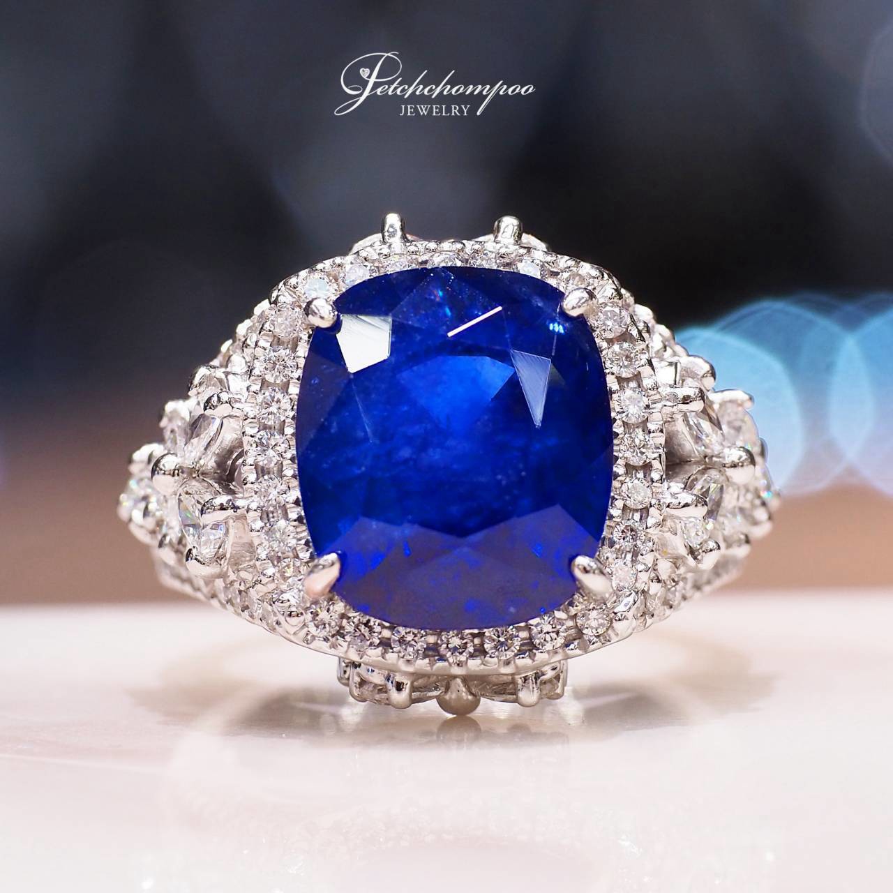 [31143] Royal Blue Velvet 9.96 Carat Natural Sri Lankan Sapphire Ring | GFCO  399,000 
