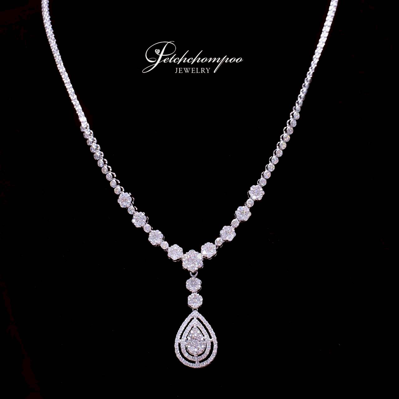 [30934] Celestial Bloom diamond necklace, 4.00 carats.  259,000 