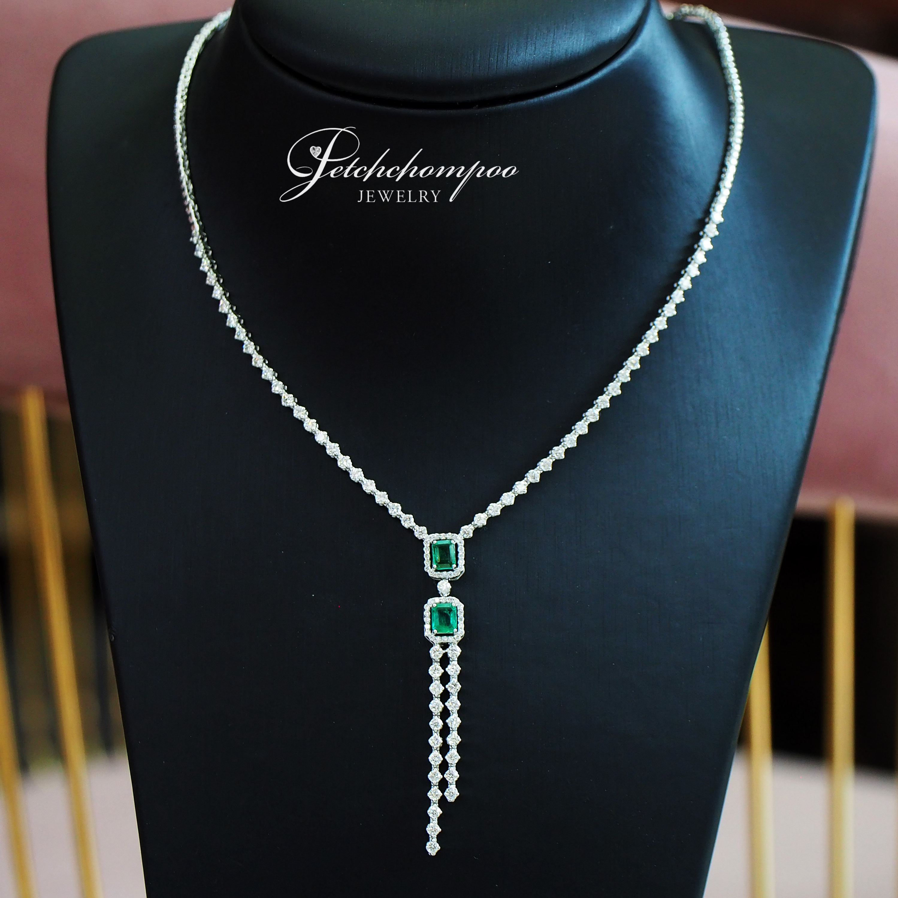 [26524] Emerald and diamond necklace  129,000 