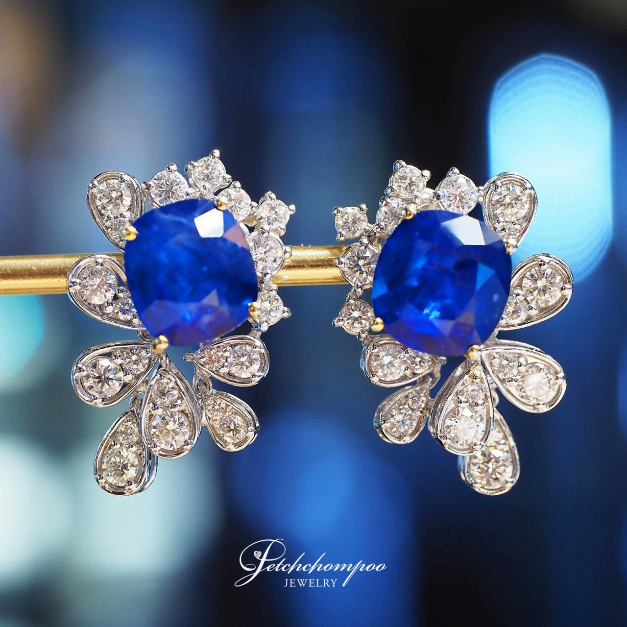 [31043] 10.15 Carat Royal Blue Sri Lanka Sapphire and Diamond Cluster Earrings | GFCO  399,000 