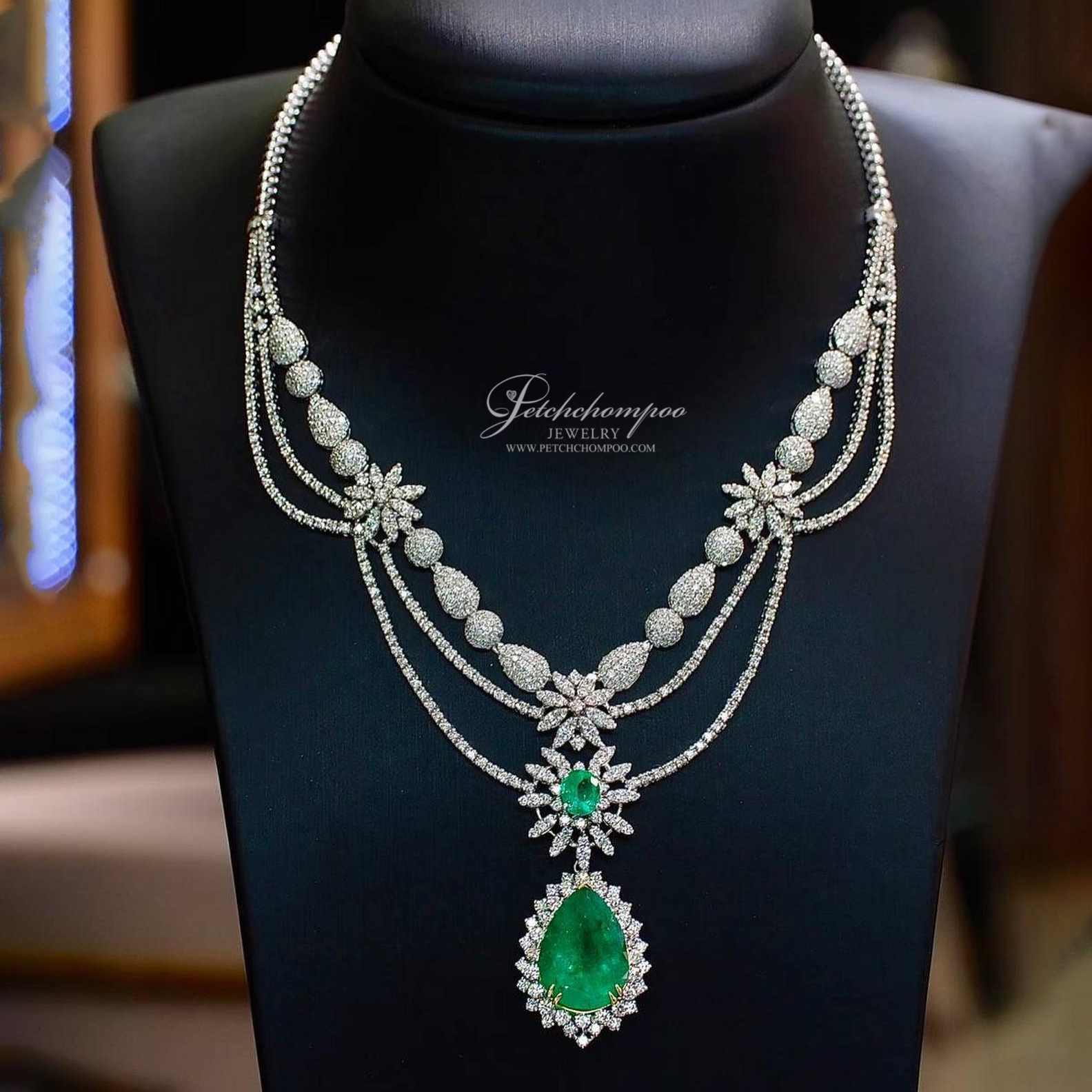[025153] Columbia emerald and diamond necklace  790,000 