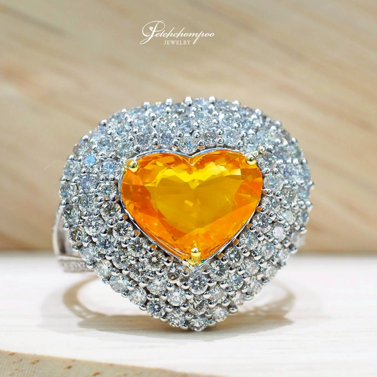 [30718] แหวนบุษราคัม Vivid Yellow  Sri Lanka Golden Heart Radiance 3.67 กะรัต | AIGS  119,000 