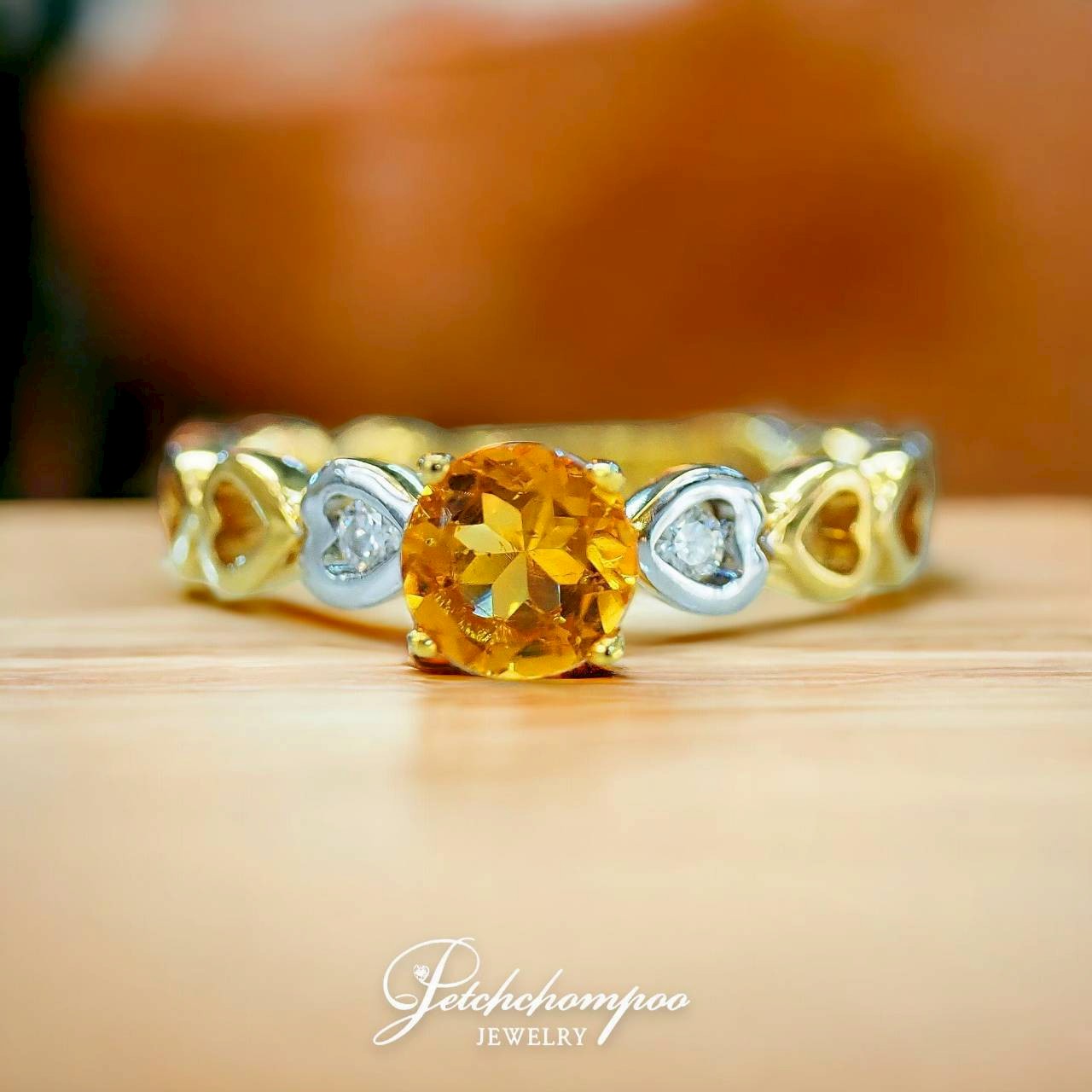 [28673] แหวนบุษราคัมฝังเพชร  15,900 