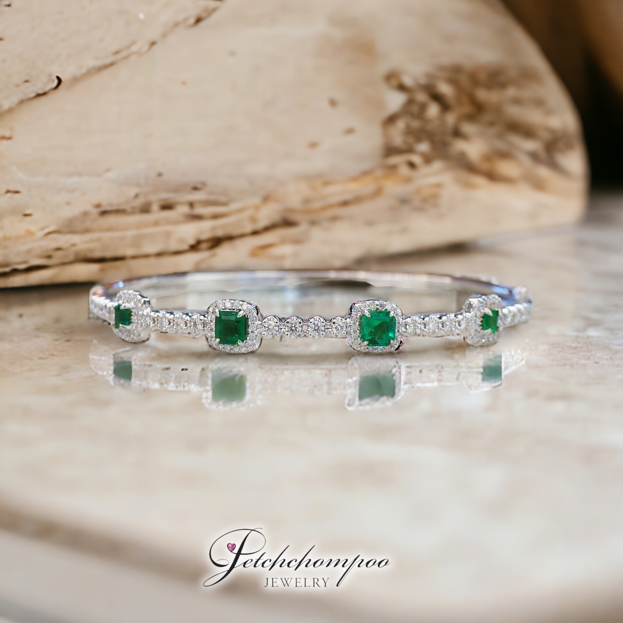 [29255] Colombia emerald with diamond bangle  99,000 