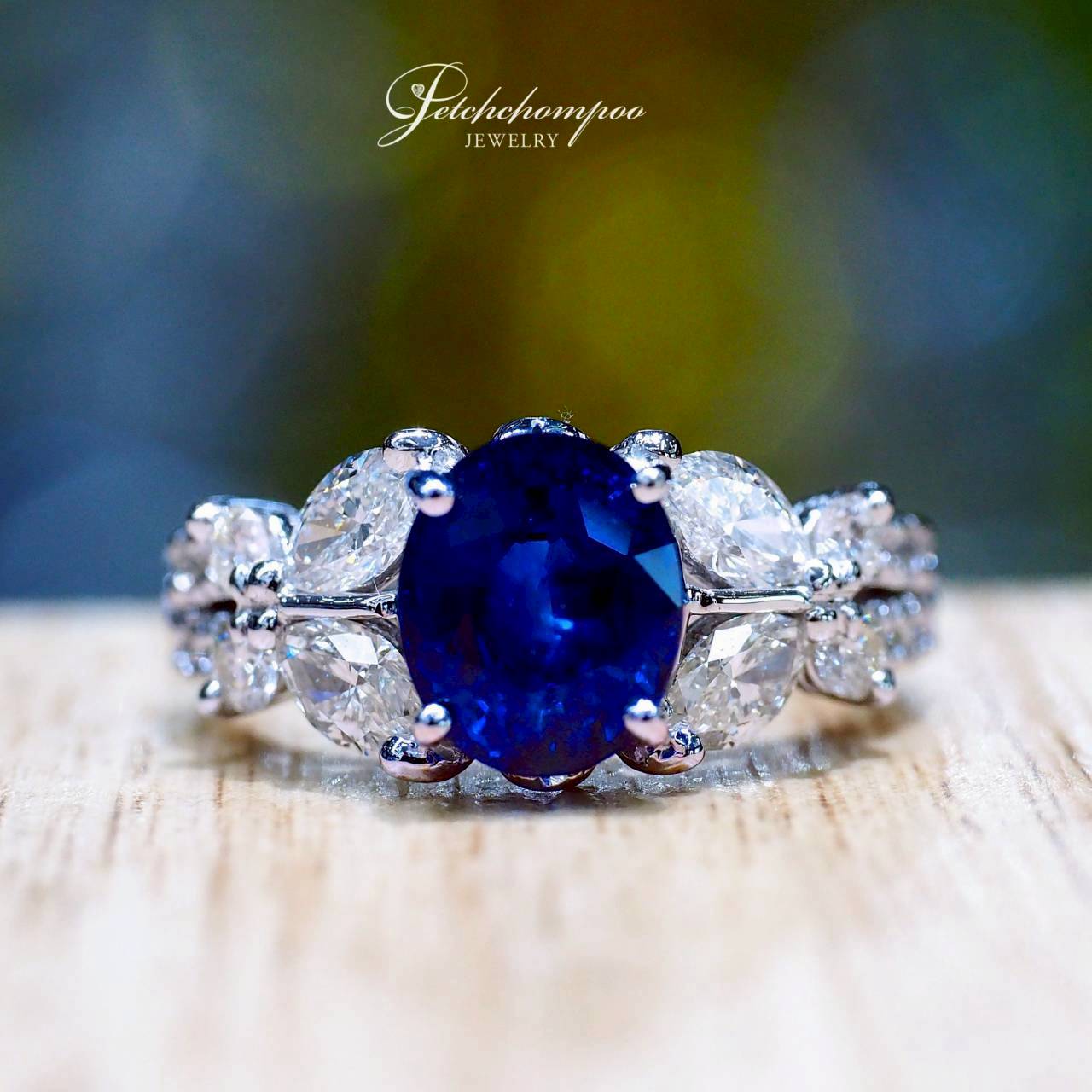 [28844] แหวนไพลินซีลอน Ceylon Sapphire Étoile™  2.21 กะรัต ล้อมเพชร | Emil  59,000 