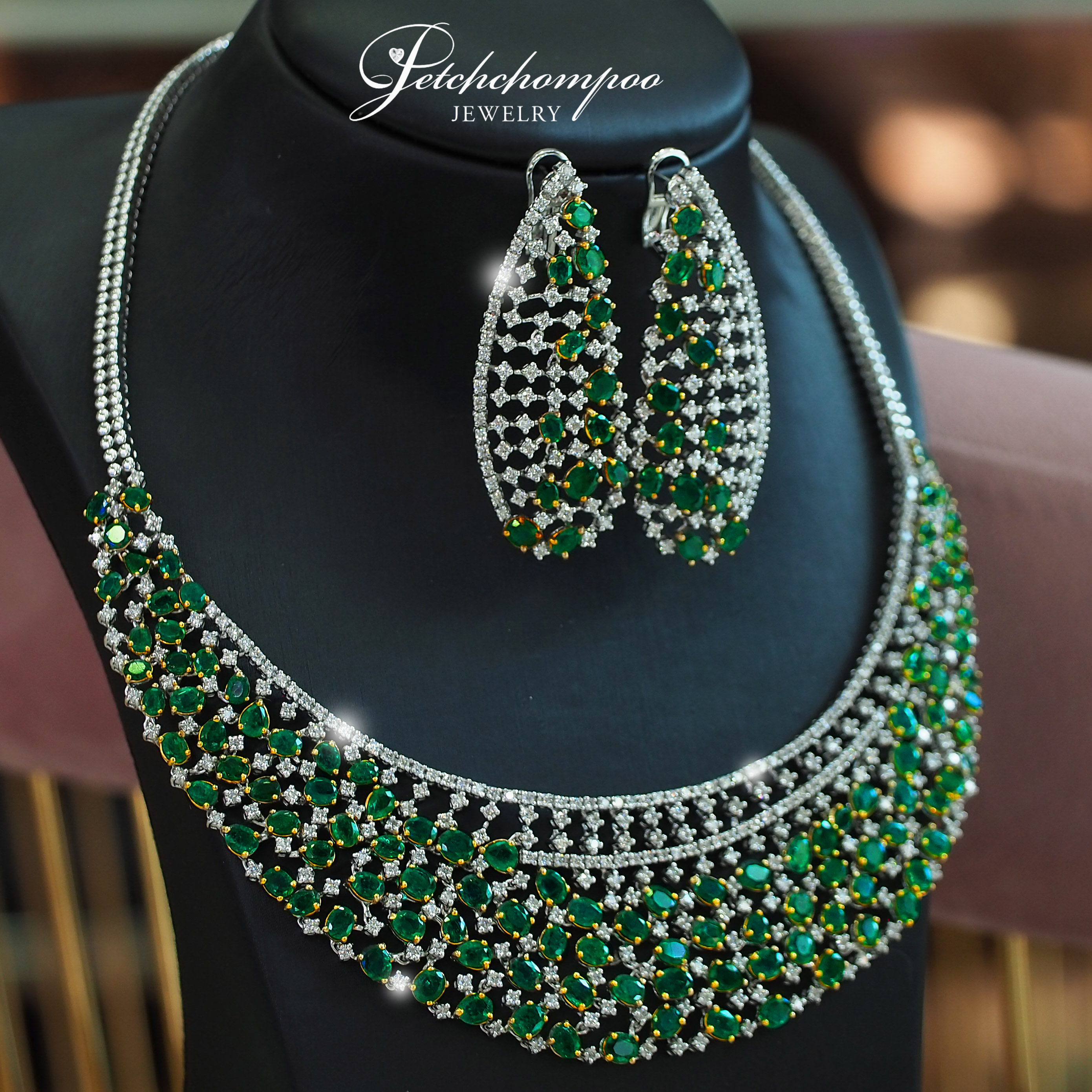 [022948] Set of Neckace And earring with Emerald and Diamond  590,000 