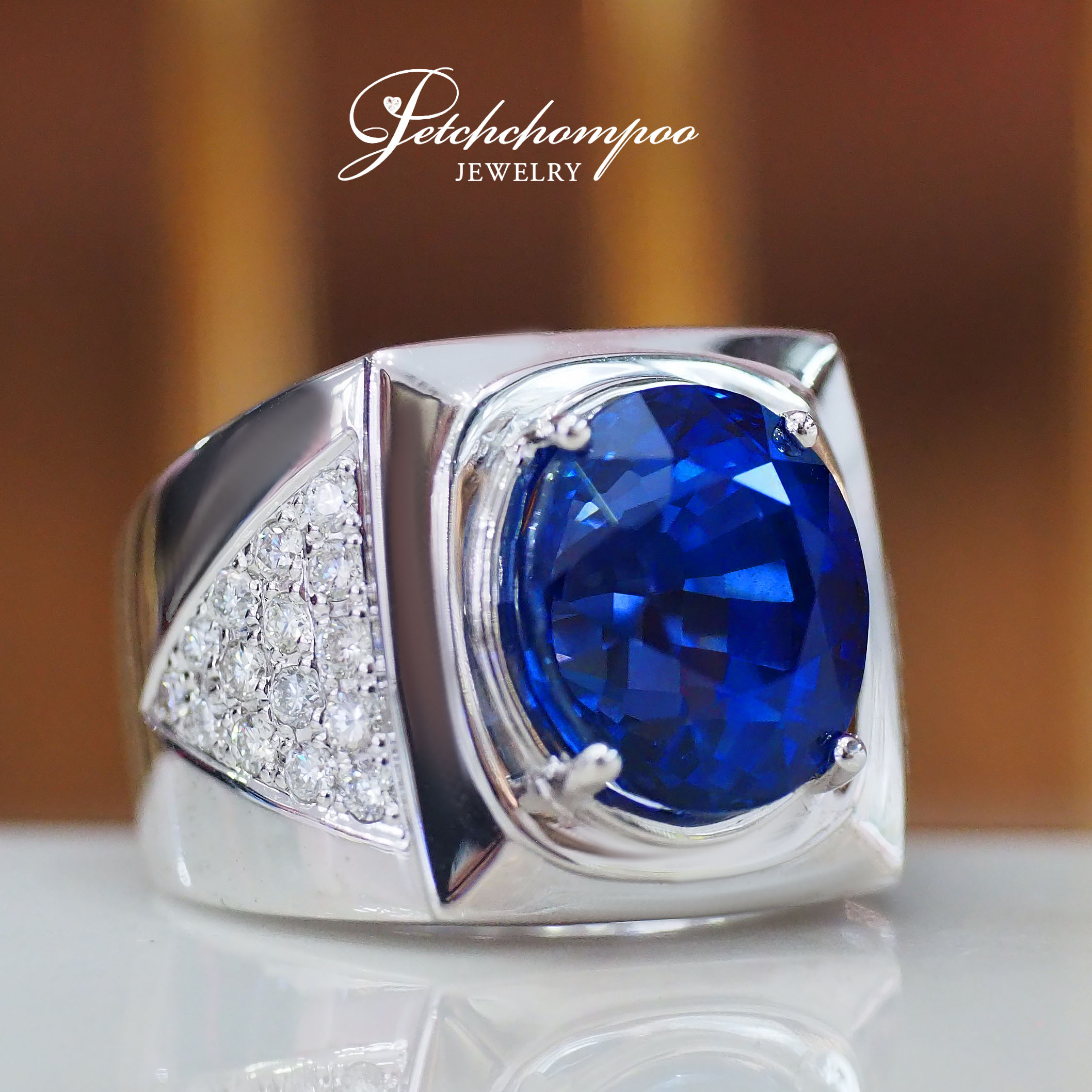 [26984] Ceylon men's sapphire ring Corn flower Blue 10.20 ct. AIGS certificate with diamonds.  1,590,000 