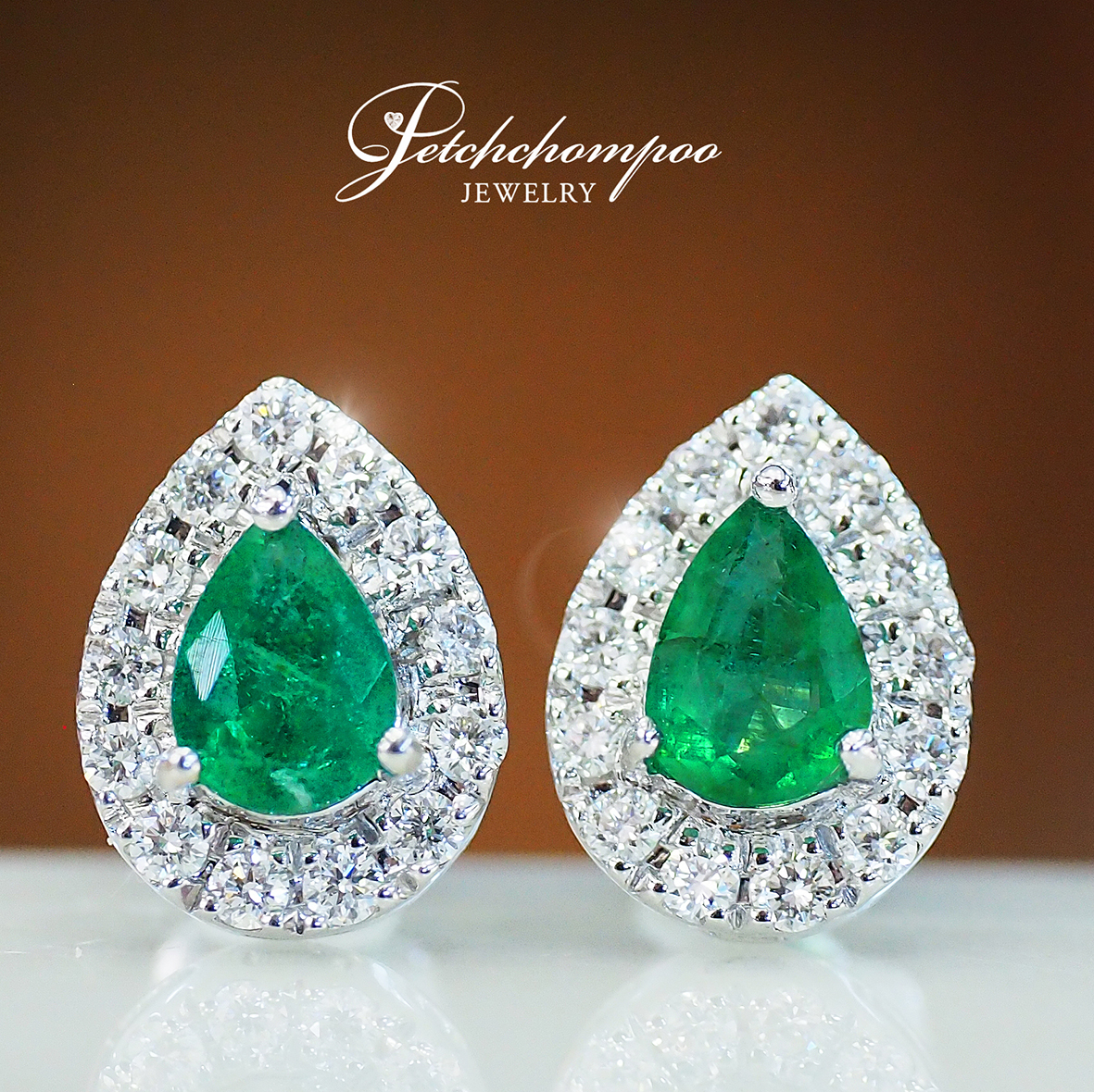 [27381] emerald and diamond earrings  39,000 