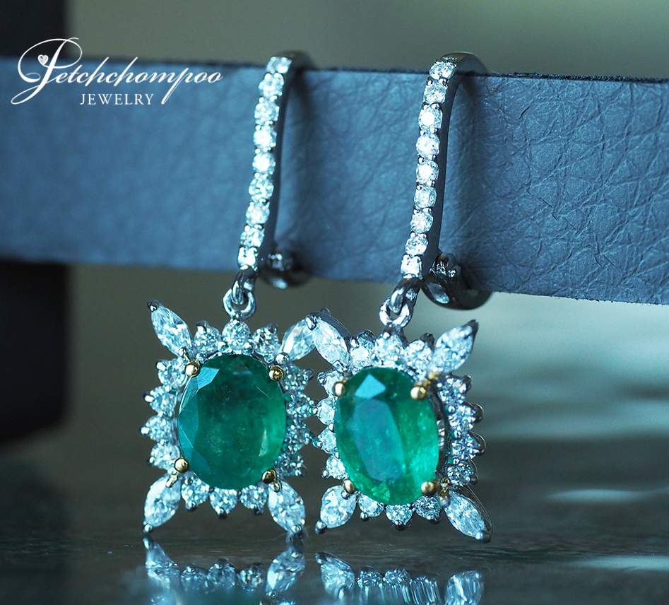 [023984] Emerald with diamond earring Discount 40,700