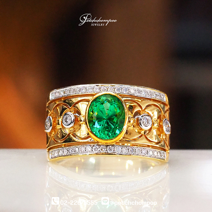 [29612] Colombian emerald ring with diamonds  69,900 