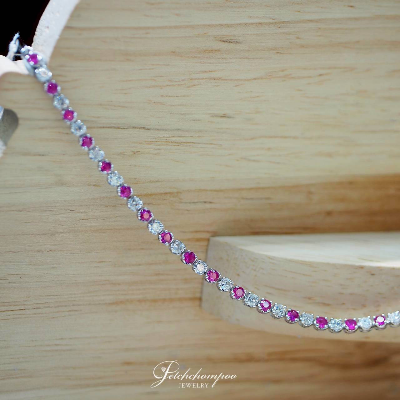 [30661] สร้อยข้อมือทับทิมสลับเพชร Ruby Royale Diamond Bracelet  59,000 