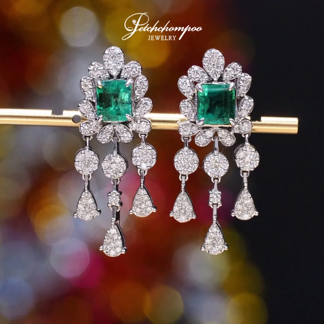 [27615] emerald and diamond earrings  129,000 
