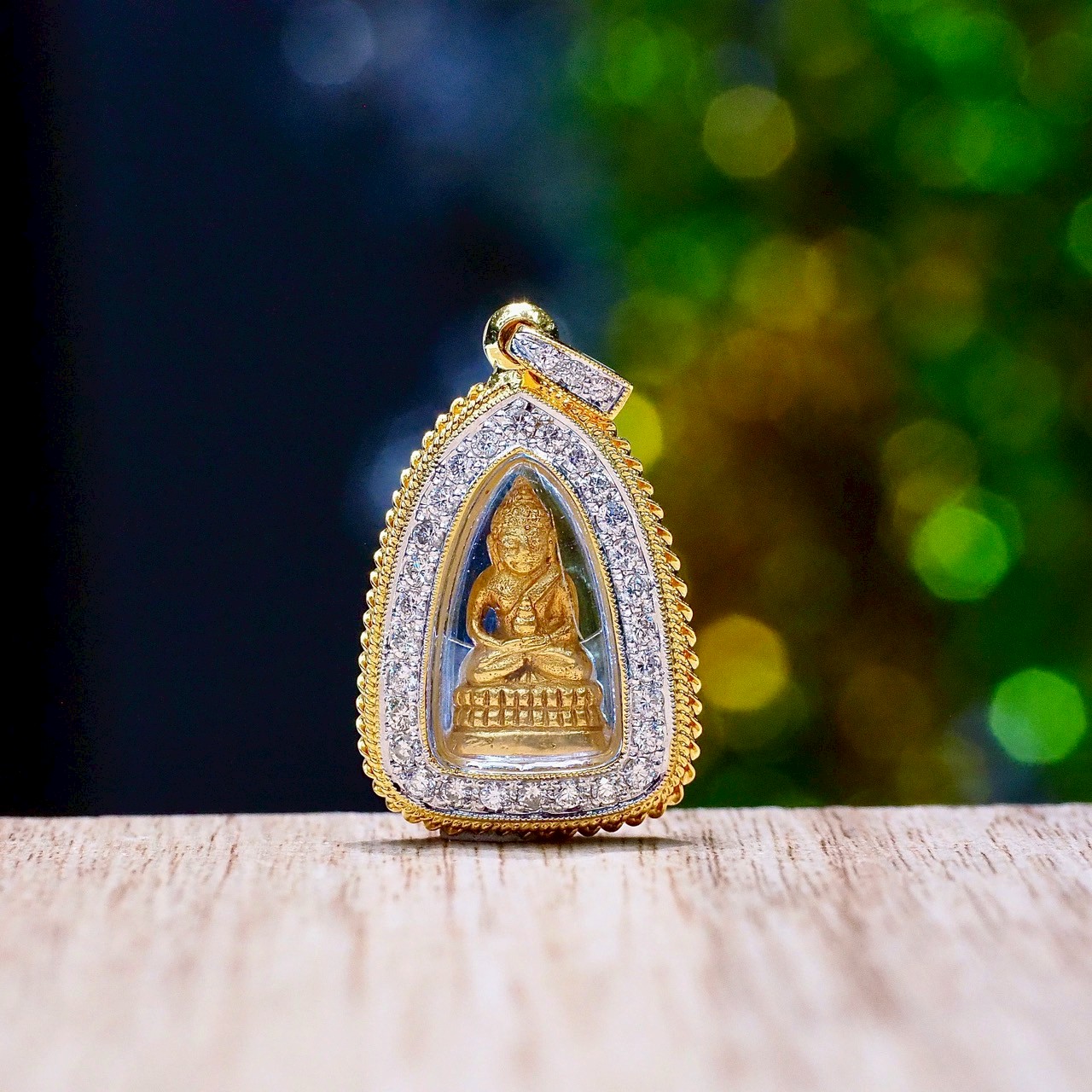 [30042] Phra Chaiwat, Wat Bowonniwet, gold material, with certificate of authenticity  99,000 