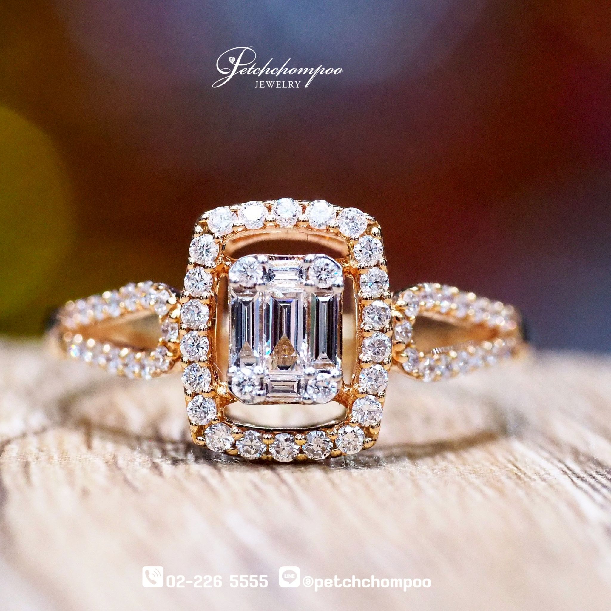 [27773] Emerald cut diamond ring  39,000 