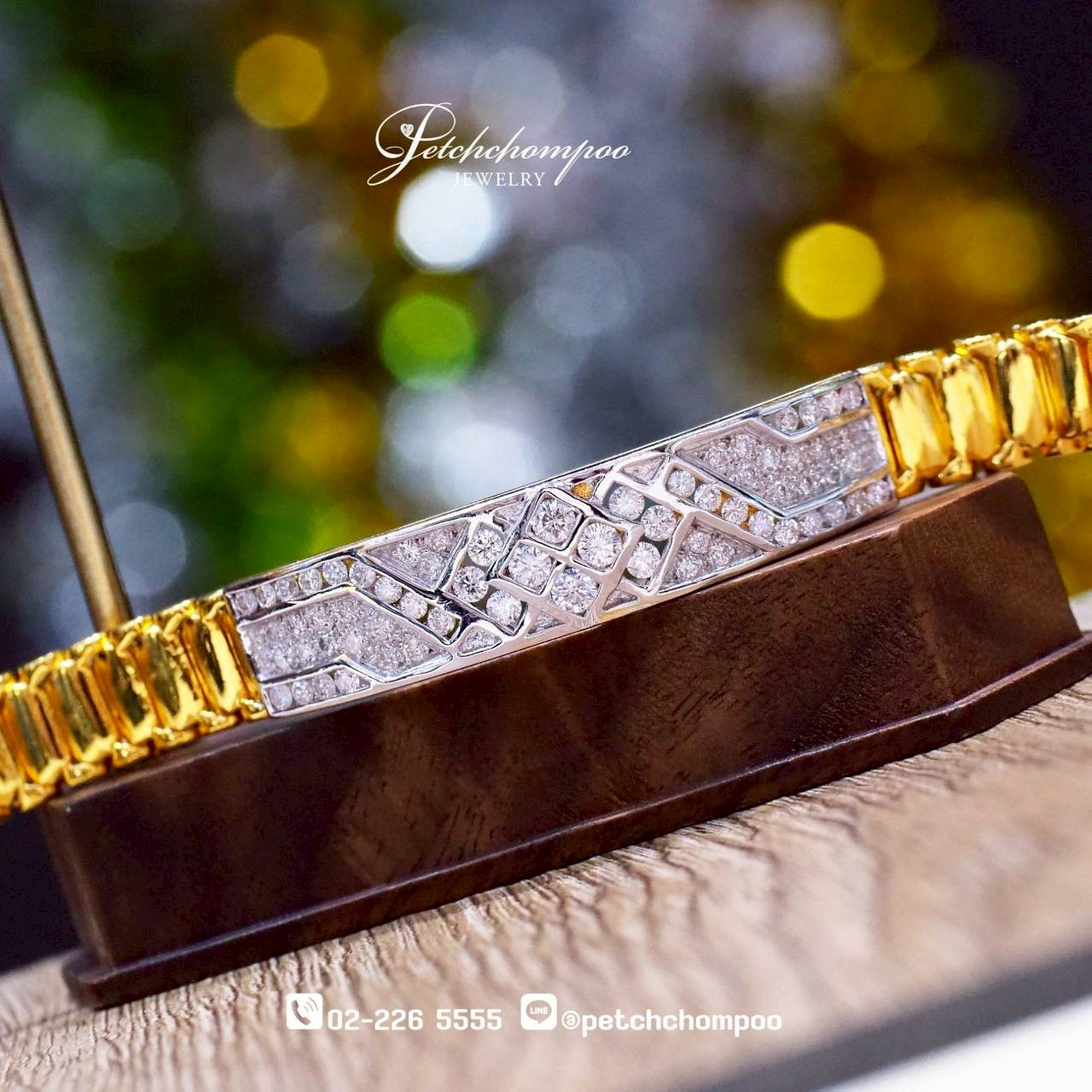 [30113] Geometric Grandeur™เลสข้อมือทองคำ ประดับเพชร 1.95 กะรัต  139,000 