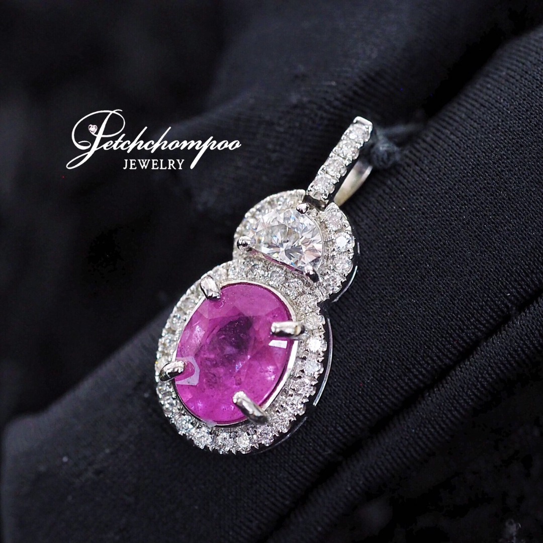 [015339] สร้อยพร้อมจี้ Pink Sapphire ฝังเพชร Half Moon  69,000 