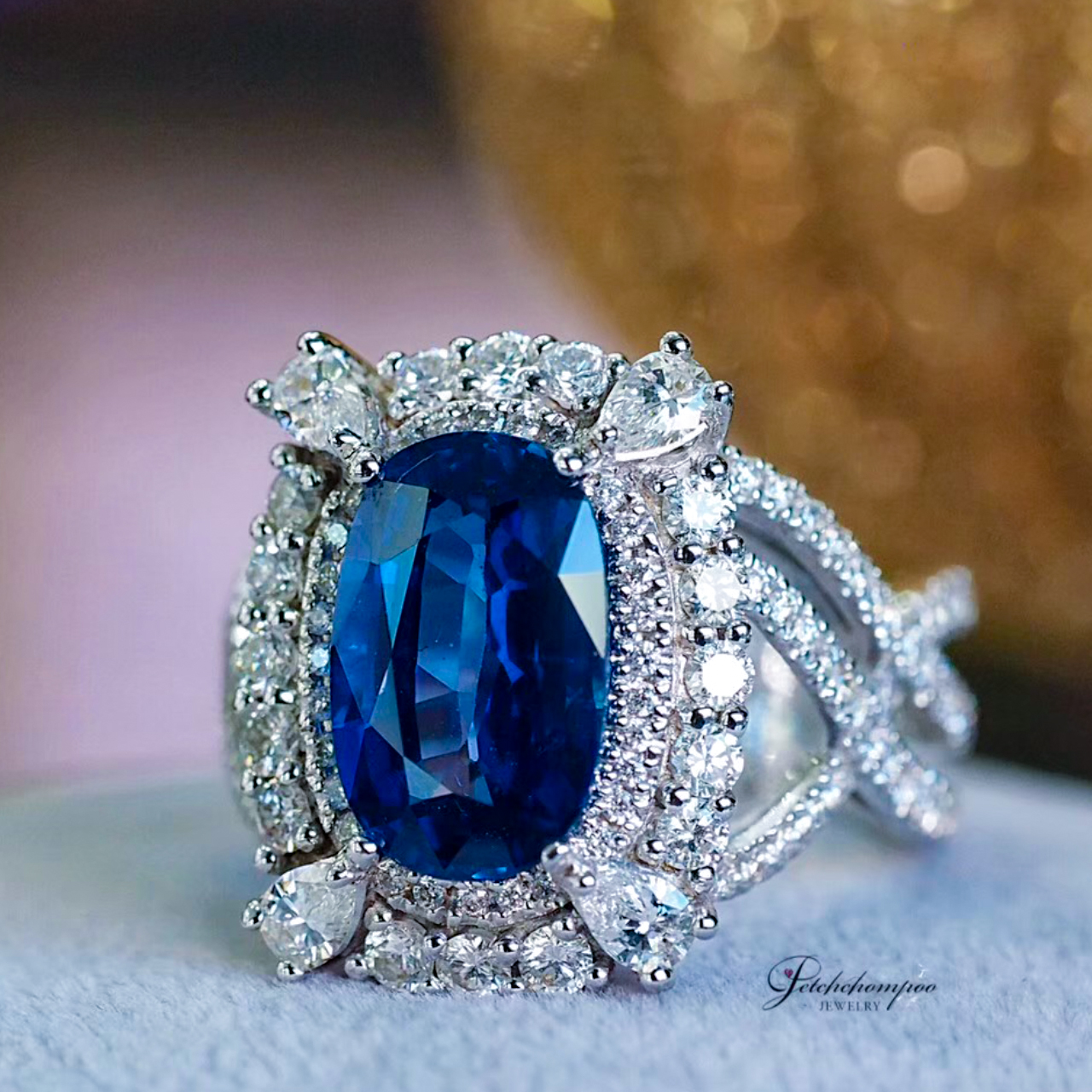 [022350] แหวนไพลินซีลอน Corn Flower Blue 4.70 กะรัตล้อมเพชร AIGS ลดราคาเหลือ 390,000